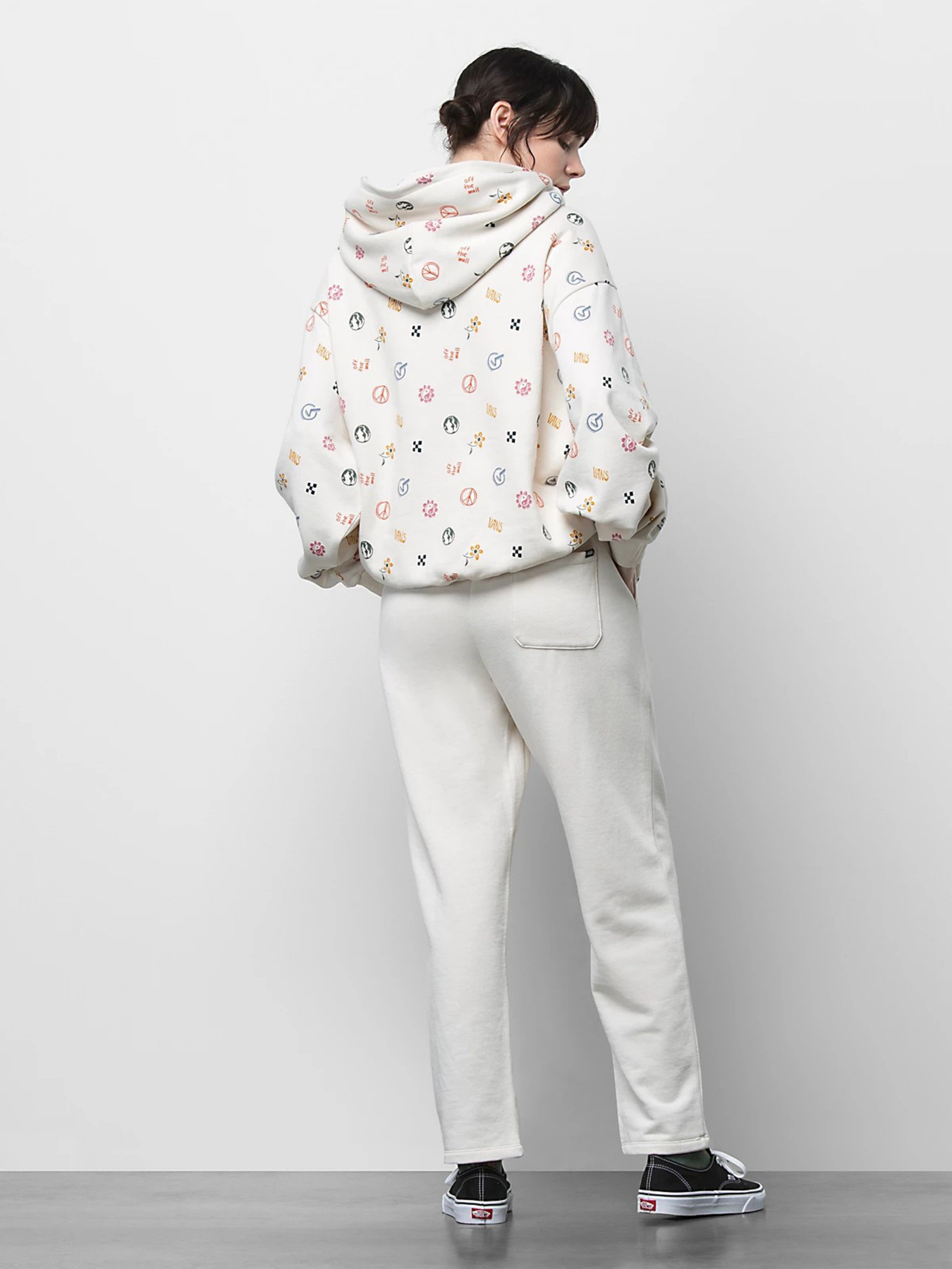 Штаны спортивные Vans IN OUR HANDS модель VN0A7RN97VJ1 Фото