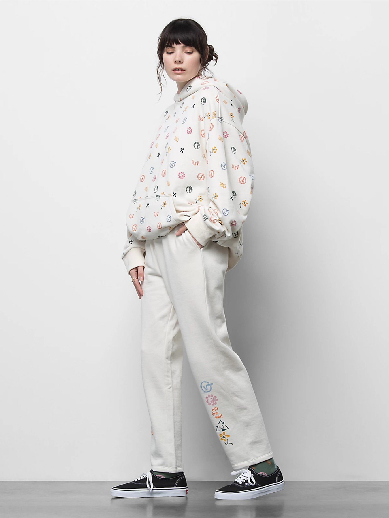 Штаны спортивные Vans IN OUR HANDS модель VN0A7RN97VJ1 Фото