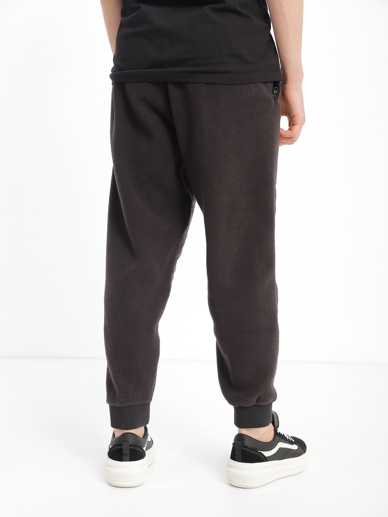 Штани спортивні Vans Raeburn Relaxed Fleece модель VN0000H6BLK1 Фото