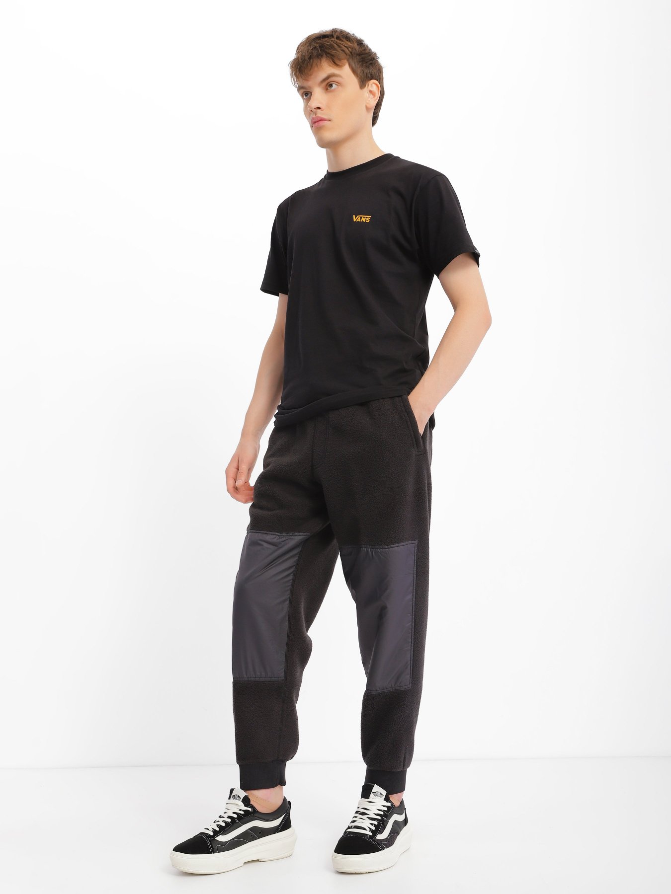 Штаны спортивные Vans Raeburn Relaxed Fleece модель VN0000H6BLK1 Фото