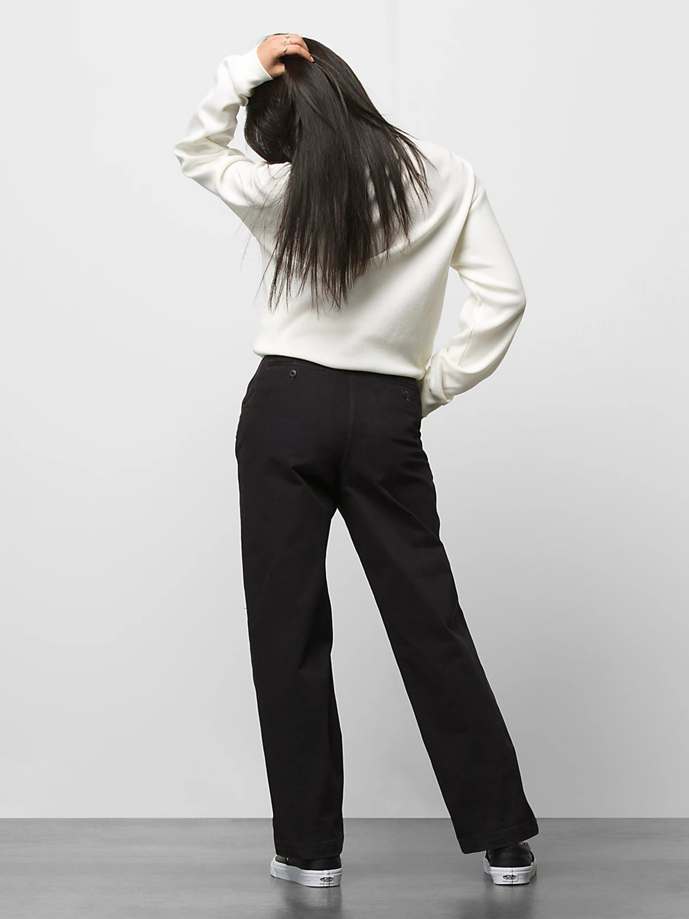 Повседневные штаны Vans RELAXED AUTHENTIC модель VN0A7RPABLK1 Фото