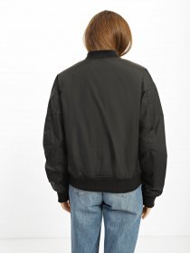 Демисезонная куртка Vans Pilot Crew модель VN0A7RMNBLK1 Демисезонная куртка Vans Pilot Crew модель VN0A7RMNBLK1 Фото