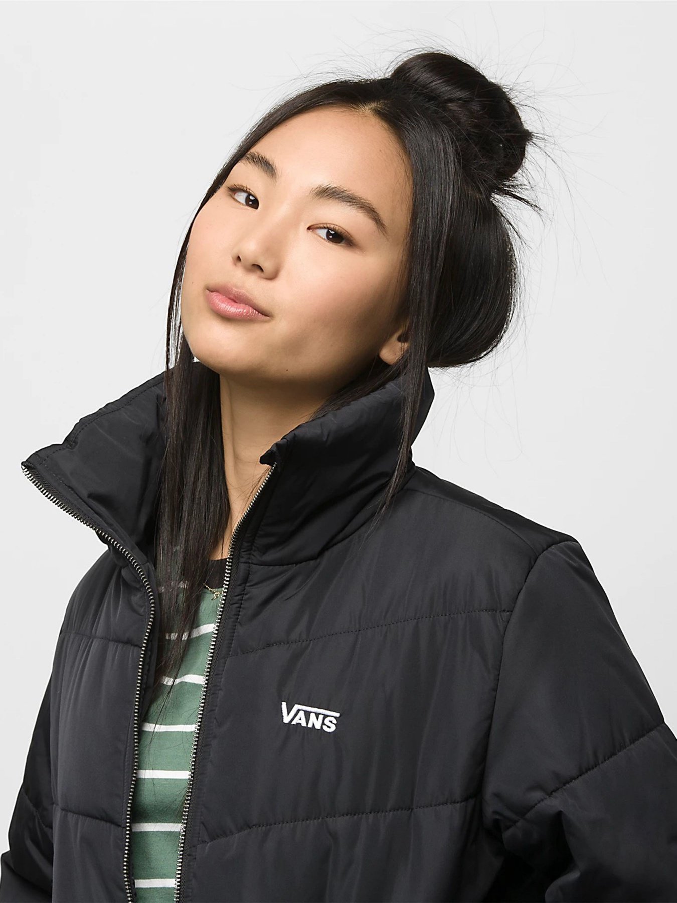 Куртки та дублянки Vans Foundry Puffer MTE-1 модель VN0A7YK5BLK1 Куртки та дублянки Vans Foundry Puffer MTE-1 модель VN0A7YK5BLK1 Фото