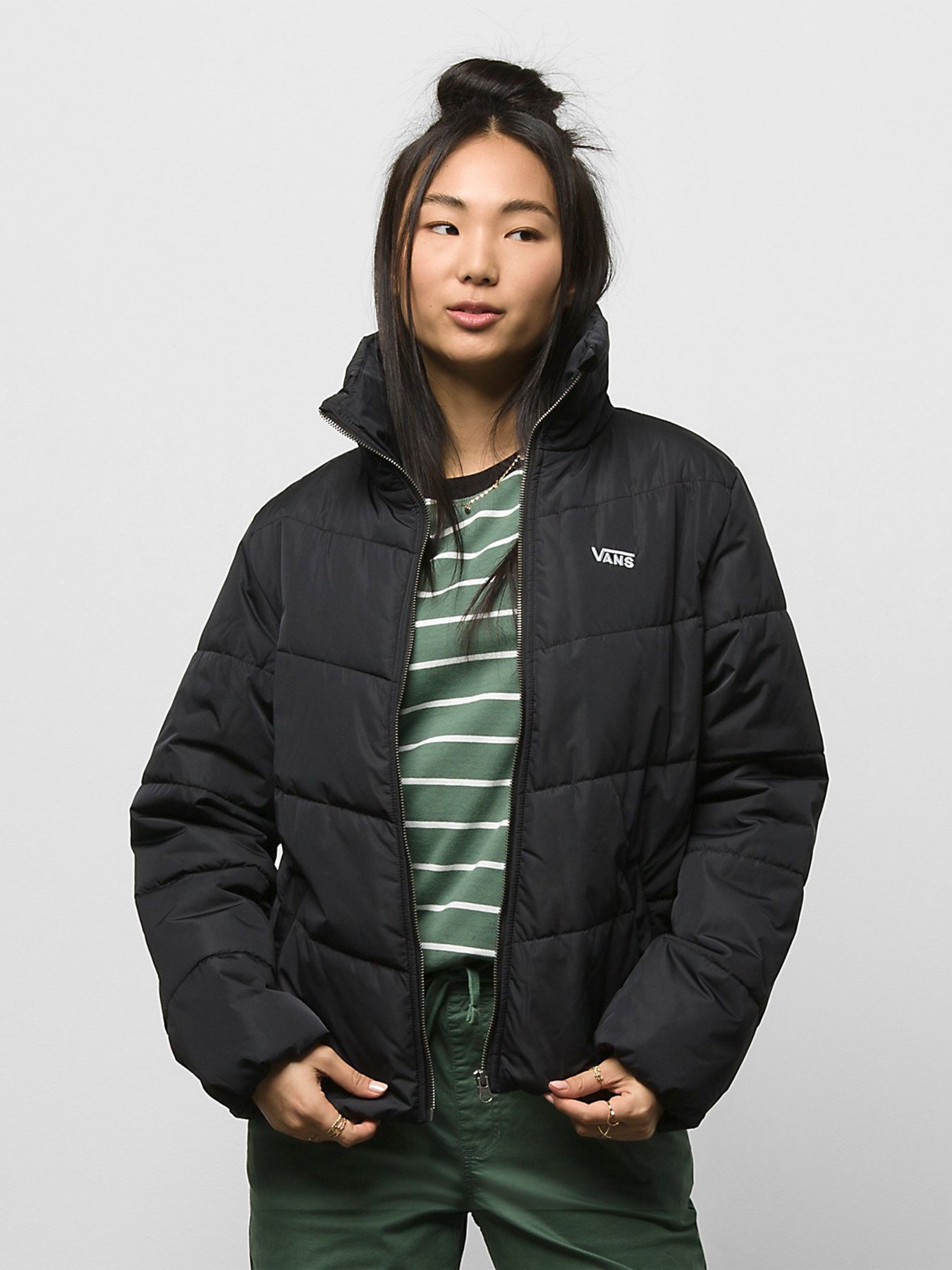 Куртки та дублянки Vans Foundry Puffer MTE-1 модель VN0A7YK5BLK1 Куртки та дублянки Vans Foundry Puffer MTE-1 модель VN0A7YK5BLK1 Фото