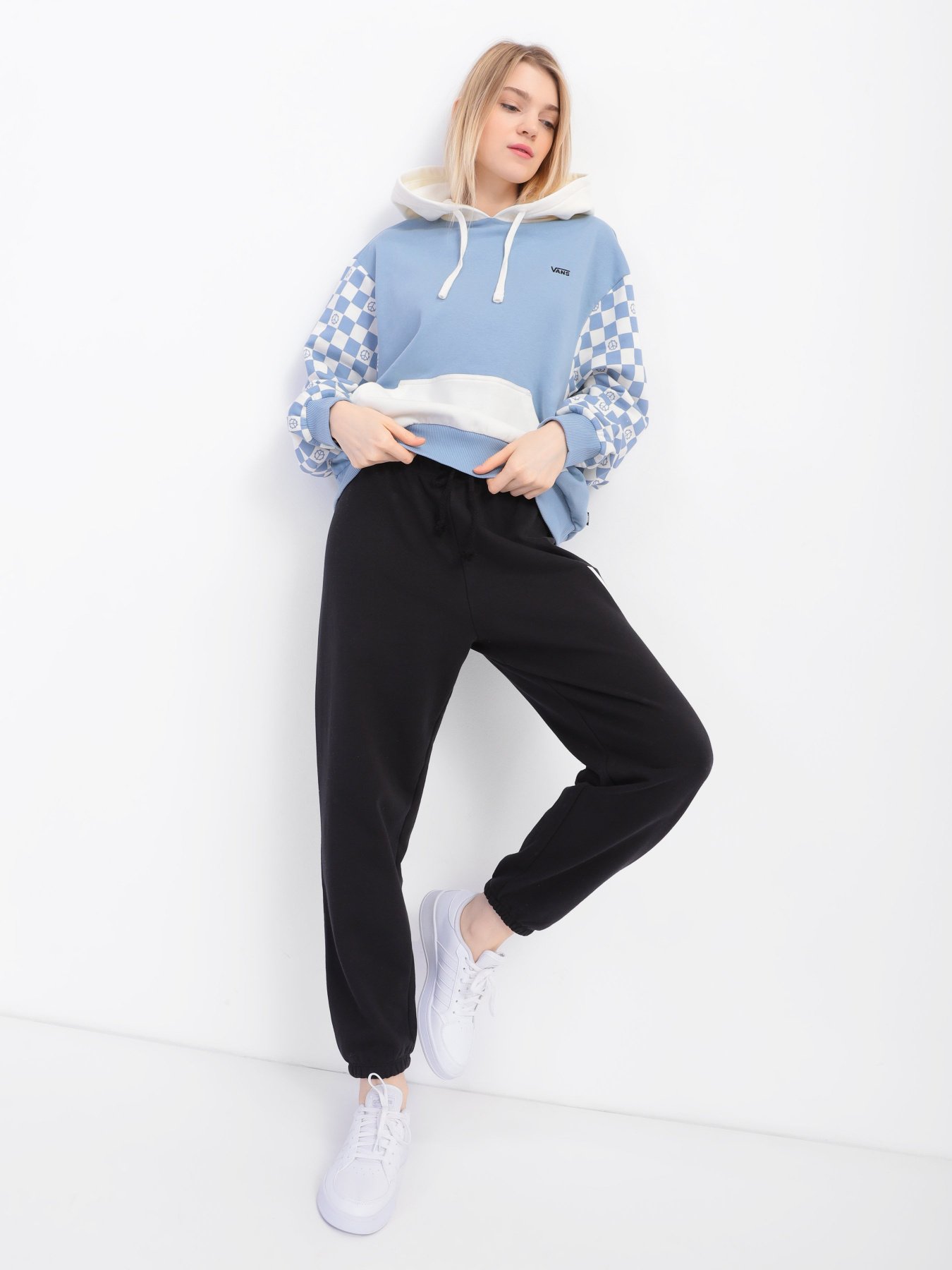 Штаны спортивные Vans Take It Easy модель VN0A7RMTBLK1 Фото