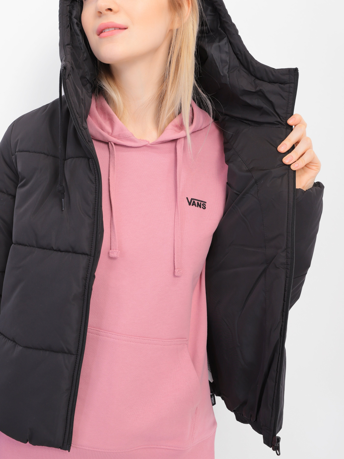 Демісезонна куртка Vans Short Puffer 2 модель VN0A4B8MBLK1 Фото