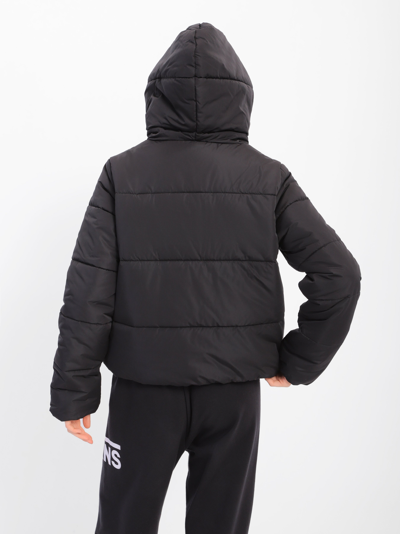 Демісезонна куртка Vans Short Puffer 2 модель VN0A4B8MBLK1 Демісезонна куртка Vans Short Puffer 2 модель VN0A4B8MBLK1 Фото