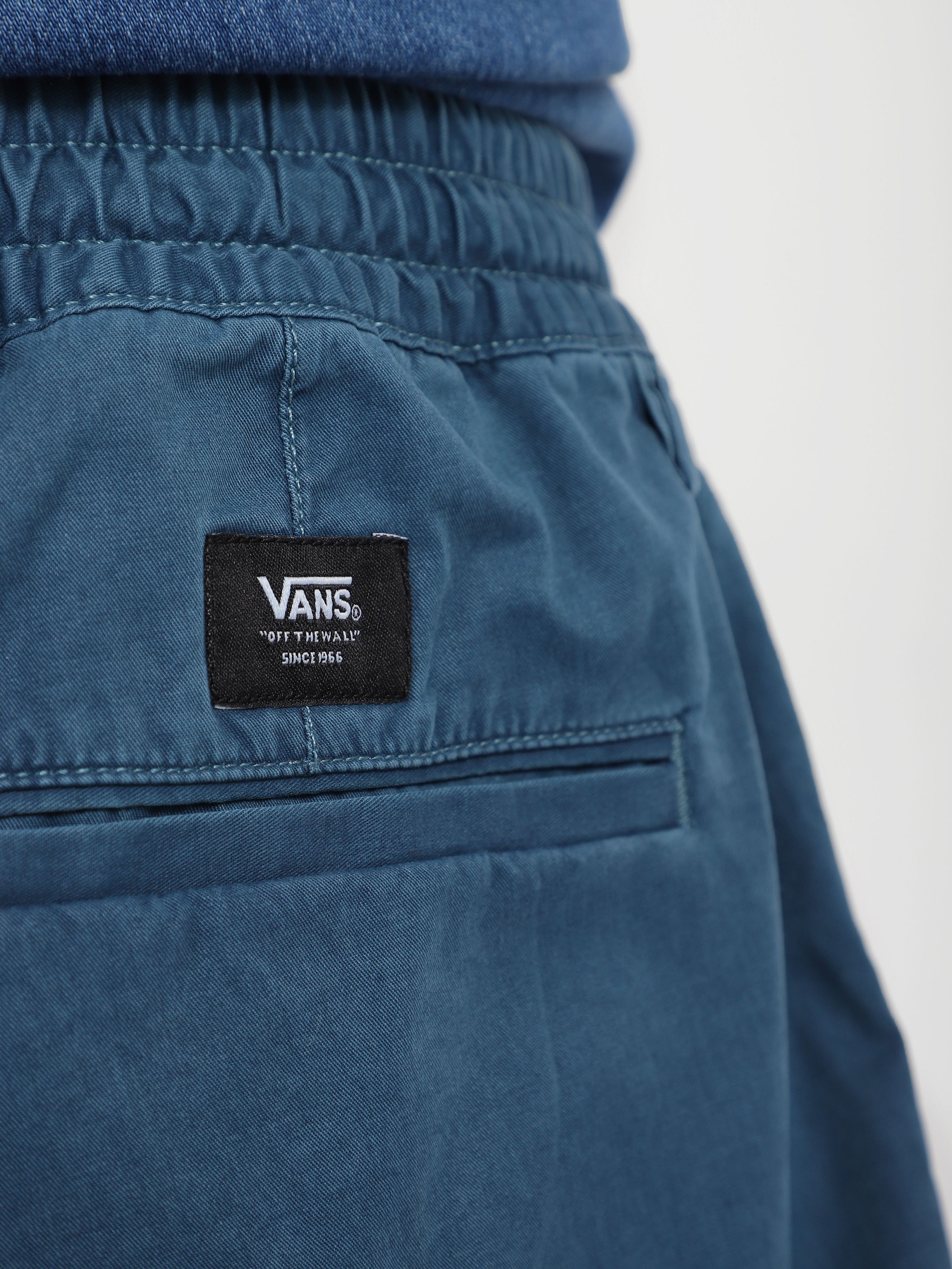 Спортивні шорти Vans Range Salt Wash Relaxed Elastic модель VN0A5FKCBR41 Фото