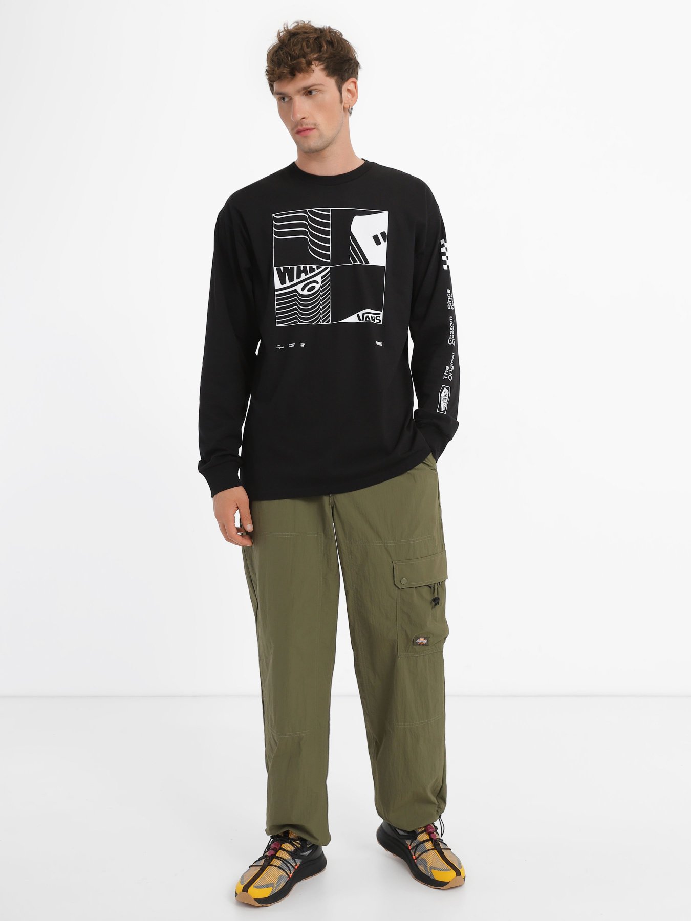 Лонгслив Vans Transfixed модель VN0007V1BLK1 Фото