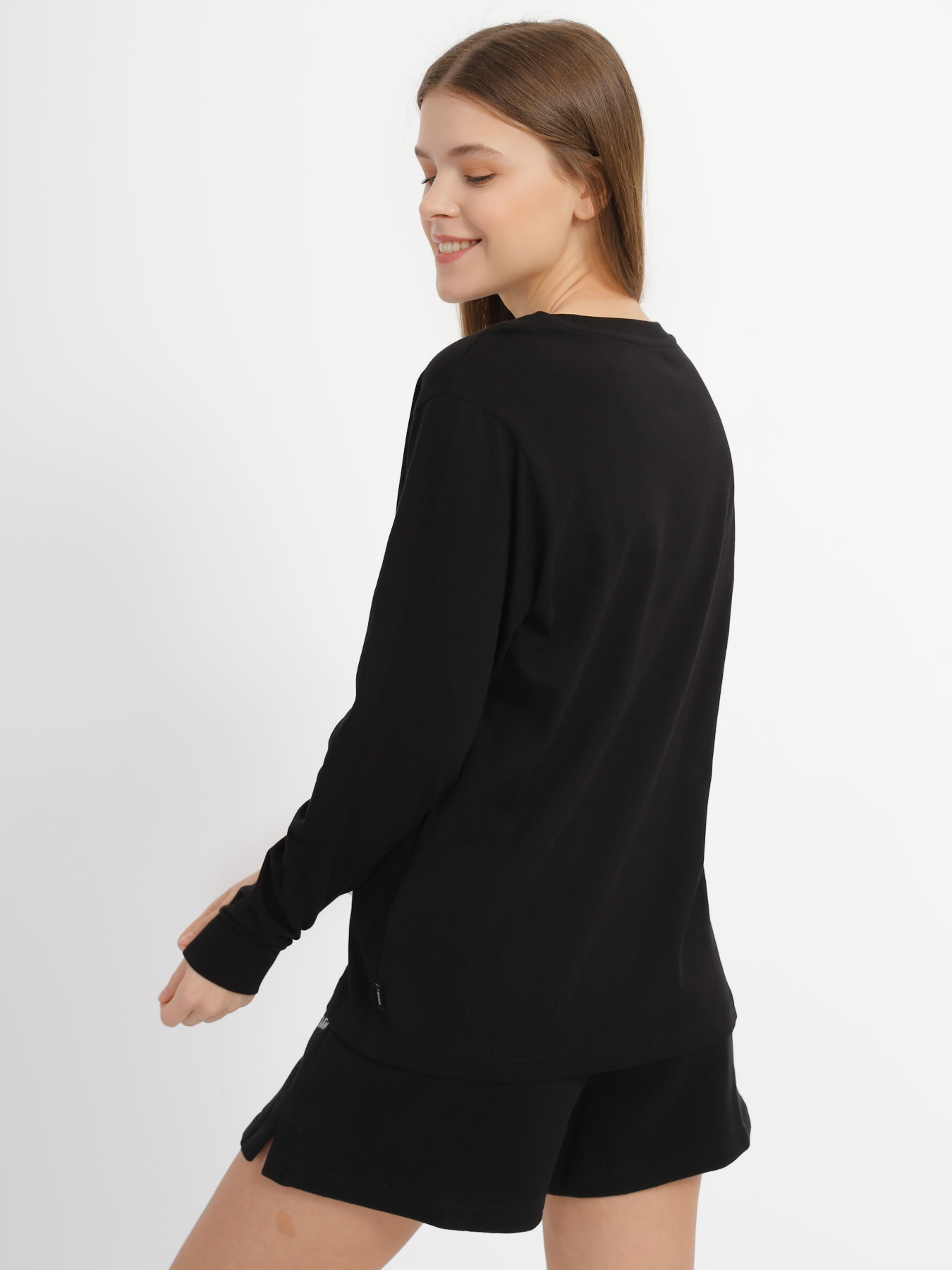 Лонгслив Vans Wm Flying V Classic модель VN0A47WNBLK1 Фото