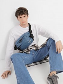Поясна сумка Vans Bounds модель VN0A7SCLBR41 Поясна сумка Vans Bounds модель VN0A7SCLBR41 Фото