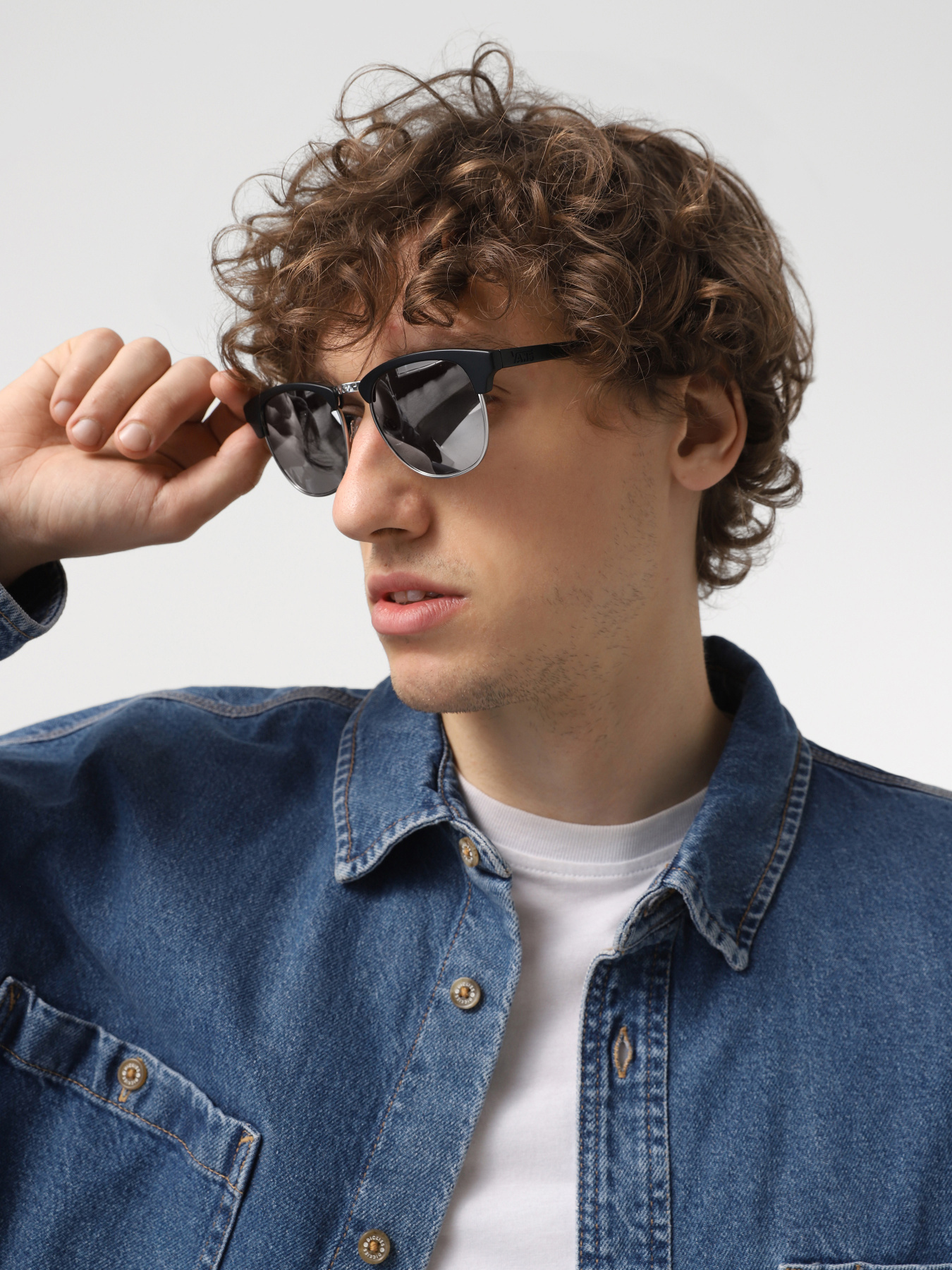 Солнцезащитные очки Vans Dunville Shades модель VN0A3HIQCVQ1 Фото