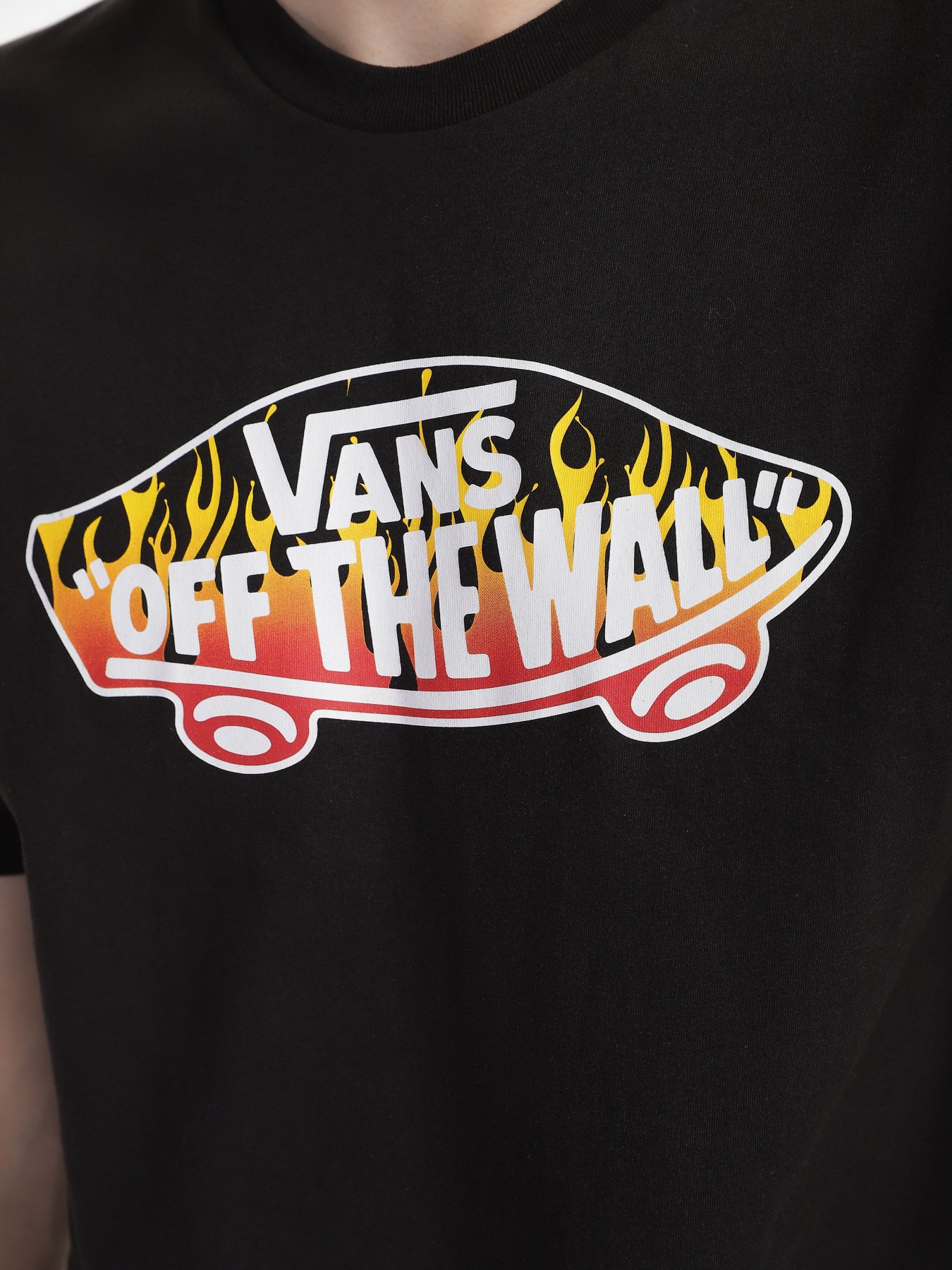 Футболка Vans Otw Inflamed-B модель VN0005H2BLK1 Футболка Vans Otw Inflamed-B модель VN0005H2BLK1 Фото