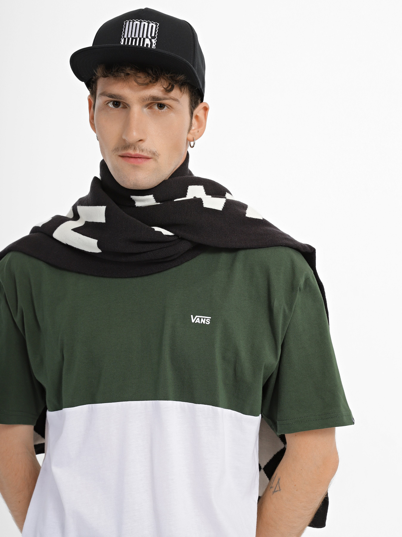 Шарф Vans Off The Wall Модель VN0008NXBLK1 Фото