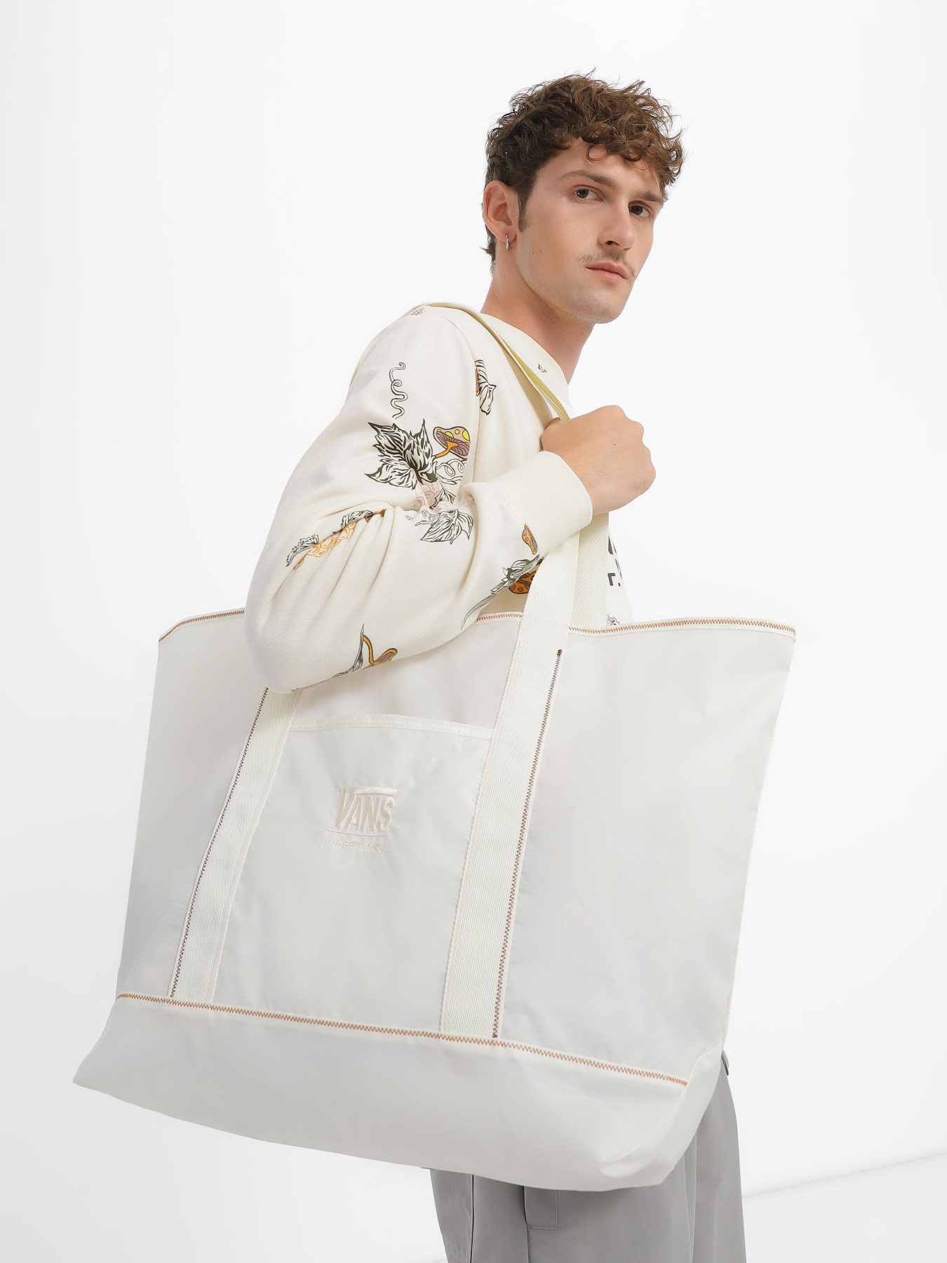 Дорожная сумка Vans Mikey Feb 40L модель VN0008PMFS81 Фото