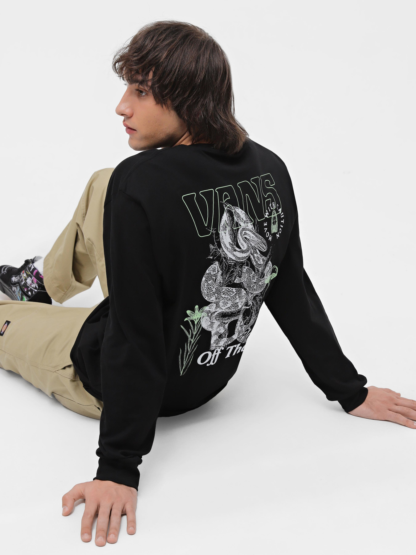Лонгслив Vans Distorted Snake модель VN0008TABLK1 Фото