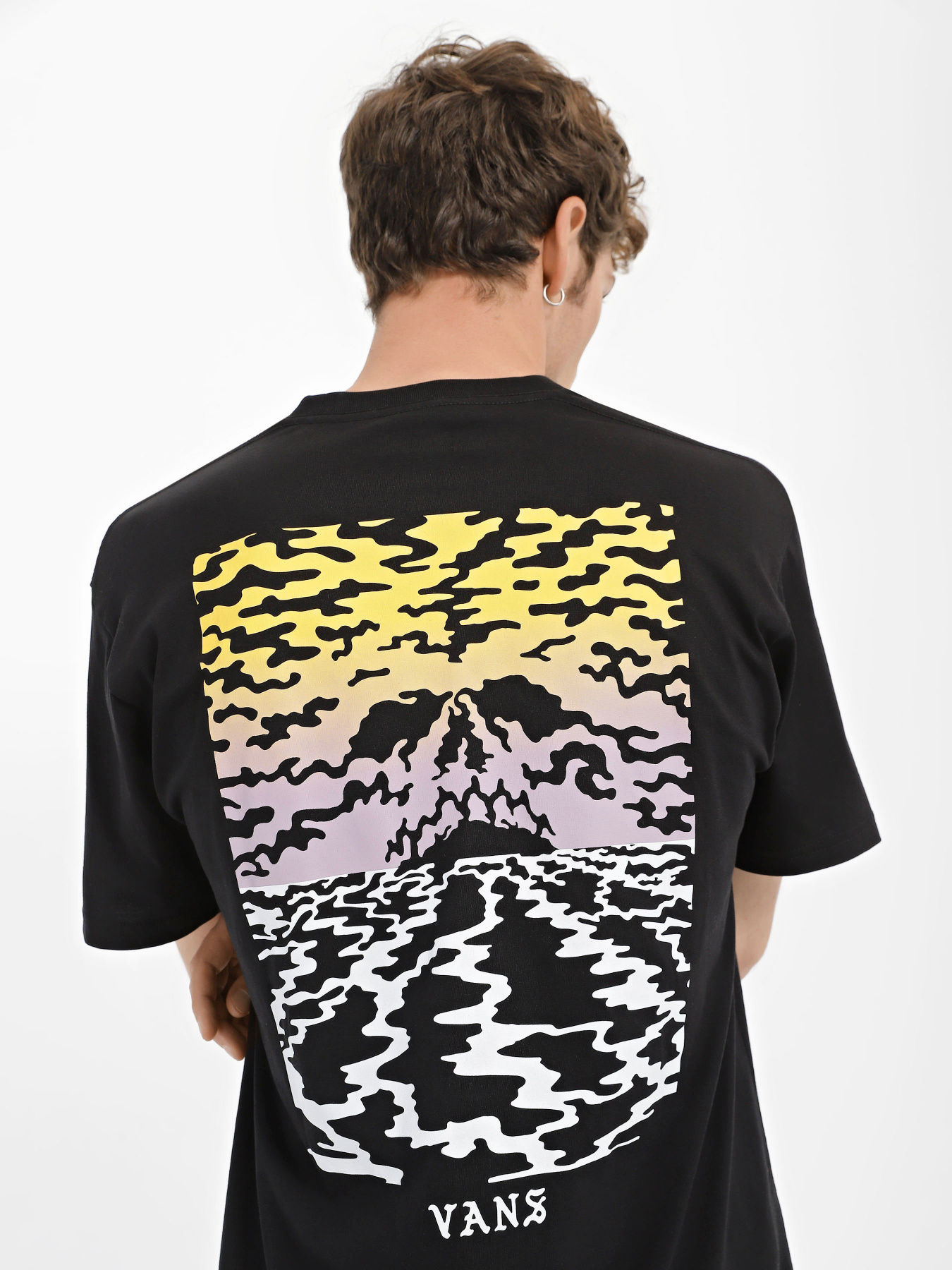 Футболка Vans Doom Volcano модель VN0008SHBLK1 Фото