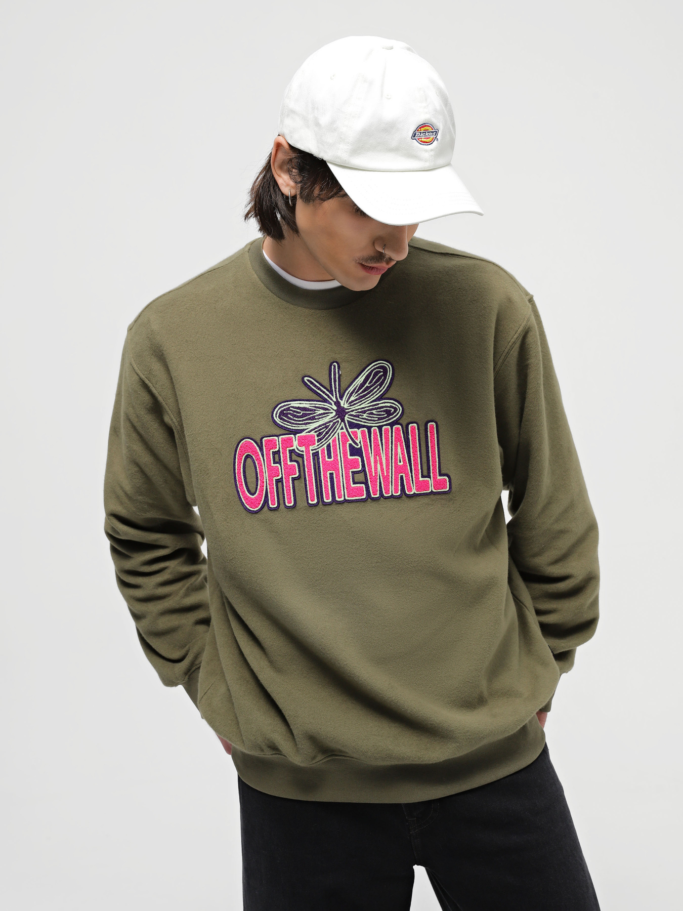 Світшот Vans Bugged Out Crew модель VN0008UGKCZ1 Світшот Vans Bugged Out Crew модель VN0008UGKCZ1 Фото