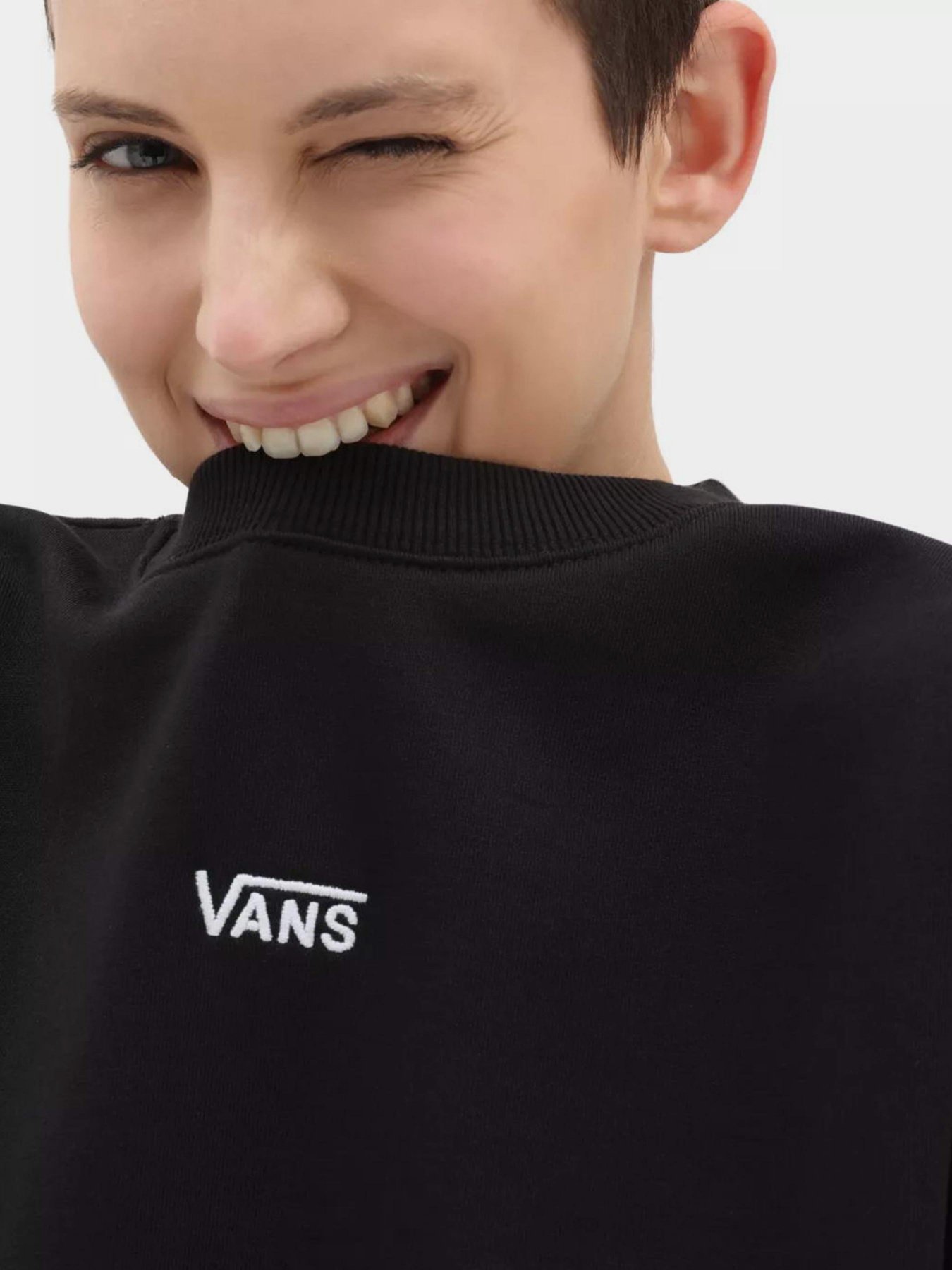 Свитшот Vans Flying V модель VN0A7RMBBLK1 Фото