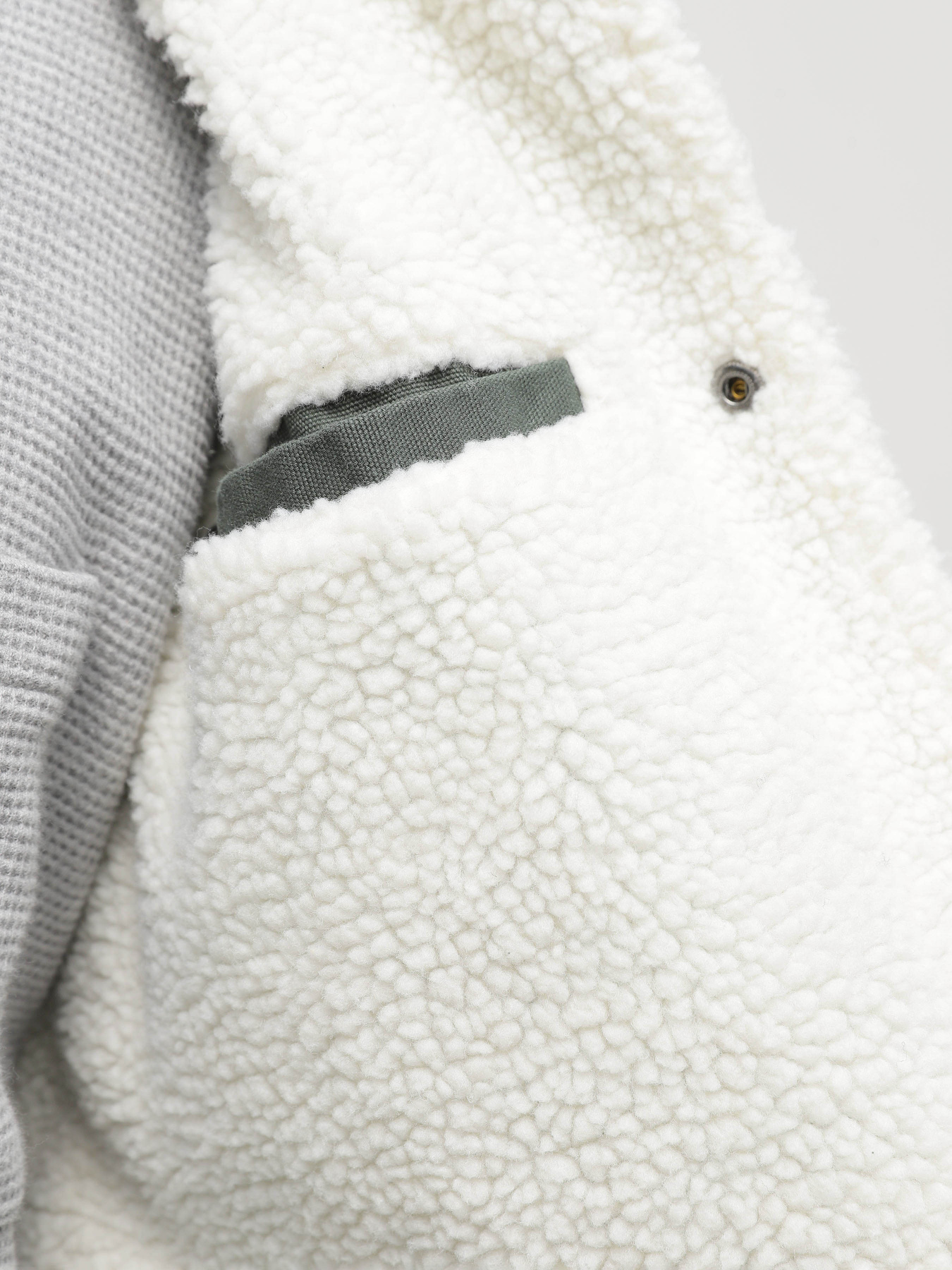 Демисезонная куртка Vans Drill Chore Sherpa модель VN000FWFBZ01 Демисезонная куртка Vans Drill Chore Sherpa модель VN000FWFBZ01 Фото