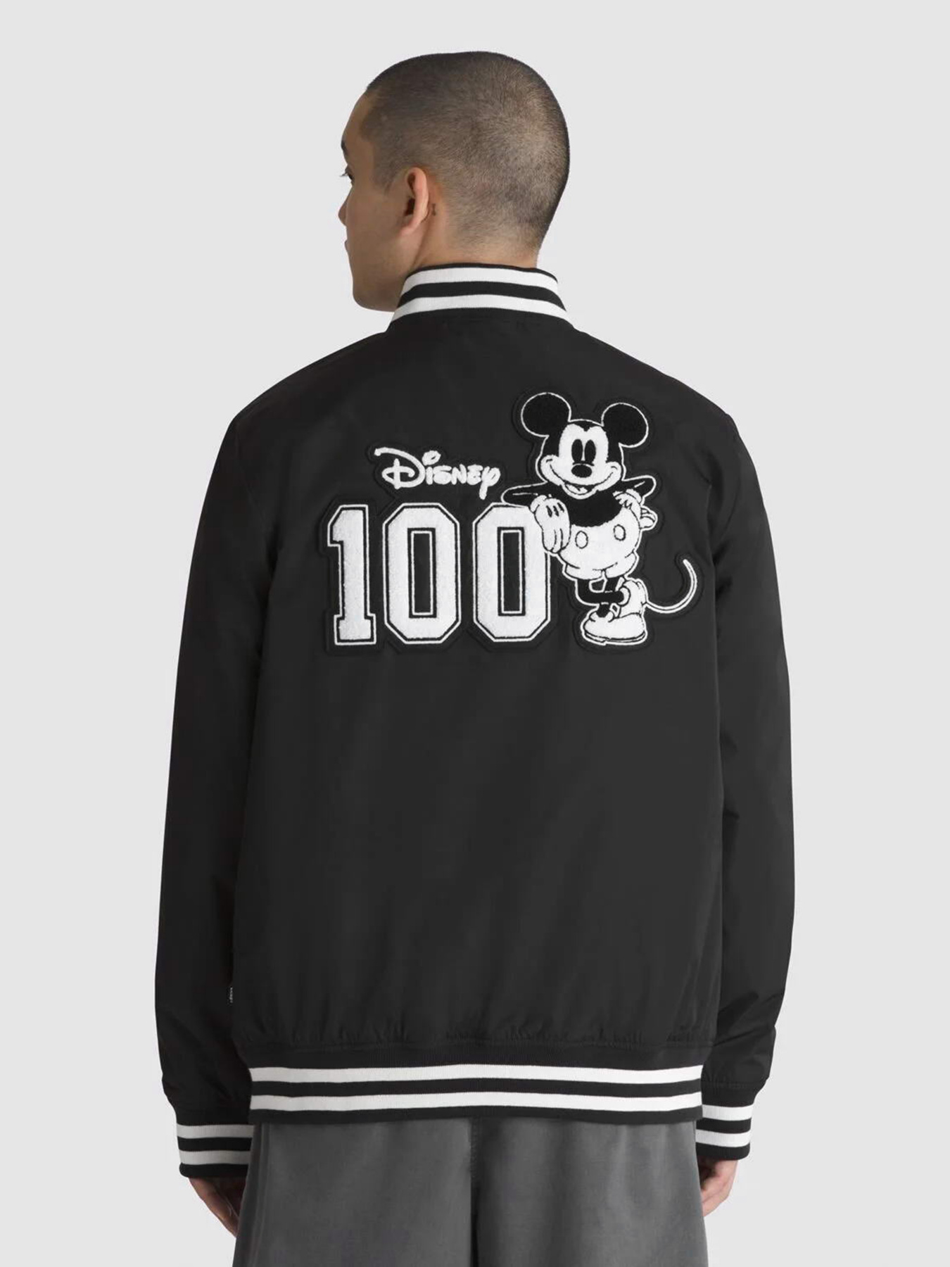 Бомбер Vans x Disney Club 100 модель VN000FZNBLK1 Фото