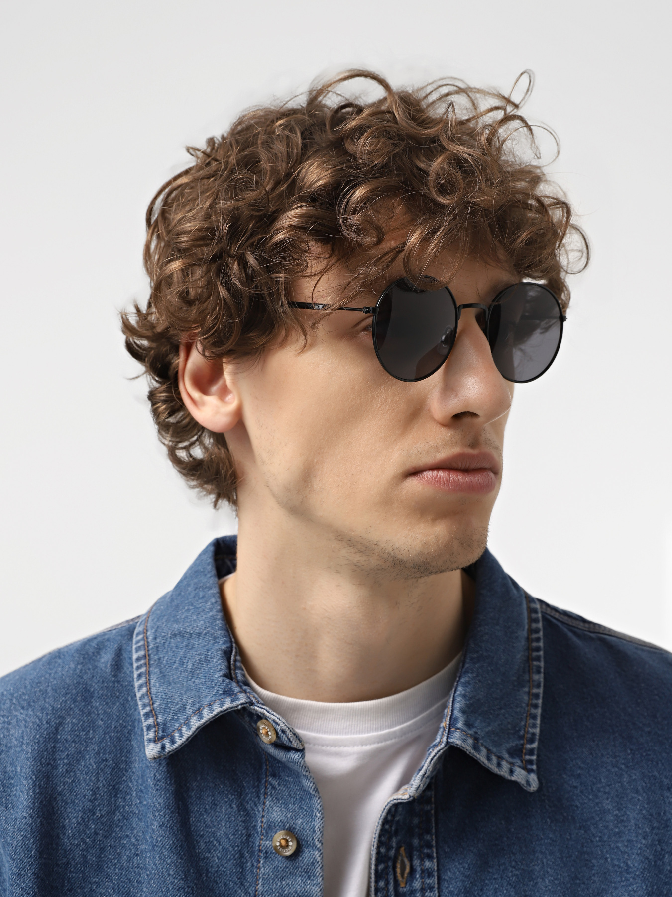 Сонцезахисні окуляри Vans Leveler модель VN000HEFBLK1 Фото