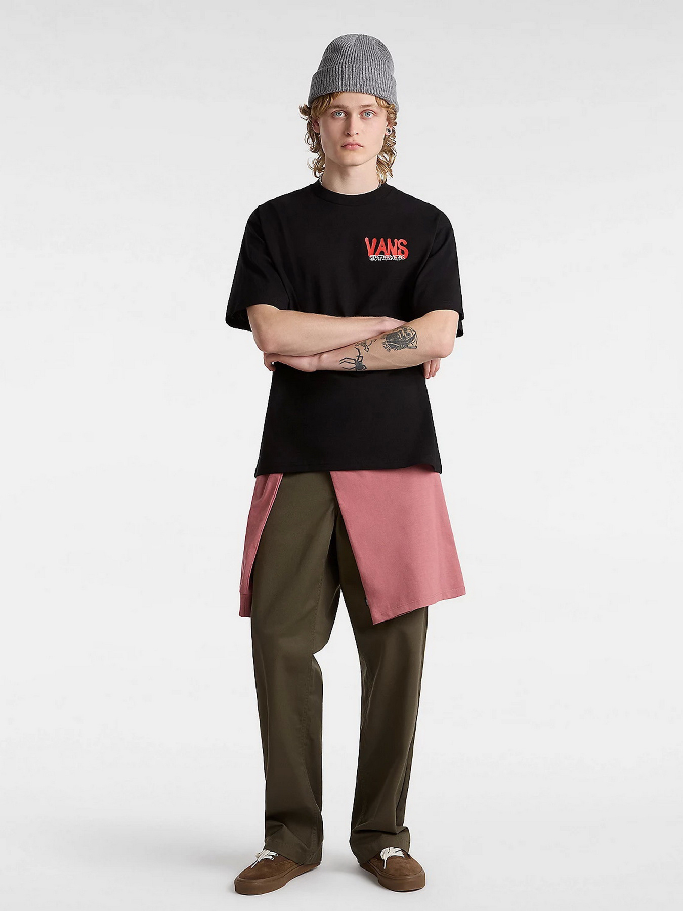 Футболка Vans Local Pub Spray модель VN000K76BLK1 Фото