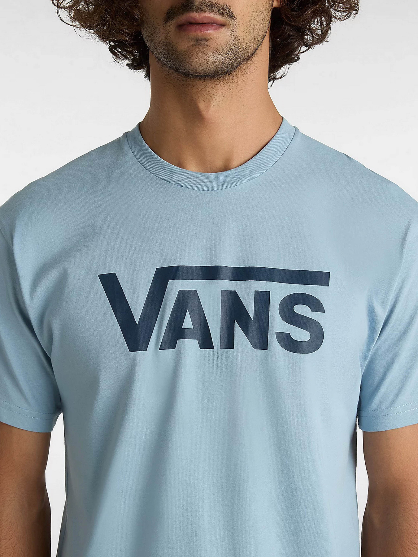 Футболка Vans Classic модель VN000GGGCZD1 Футболка Vans Classic модель VN000GGGCZD1 Фото