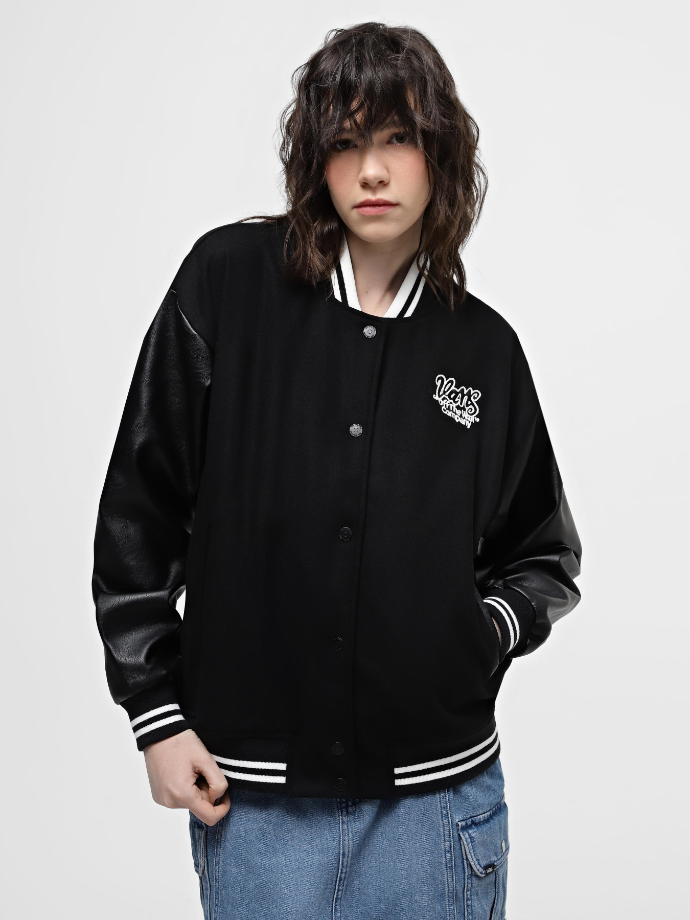 Бомбер Vans Varsity Club модель VN000GJRBLK1 Фото