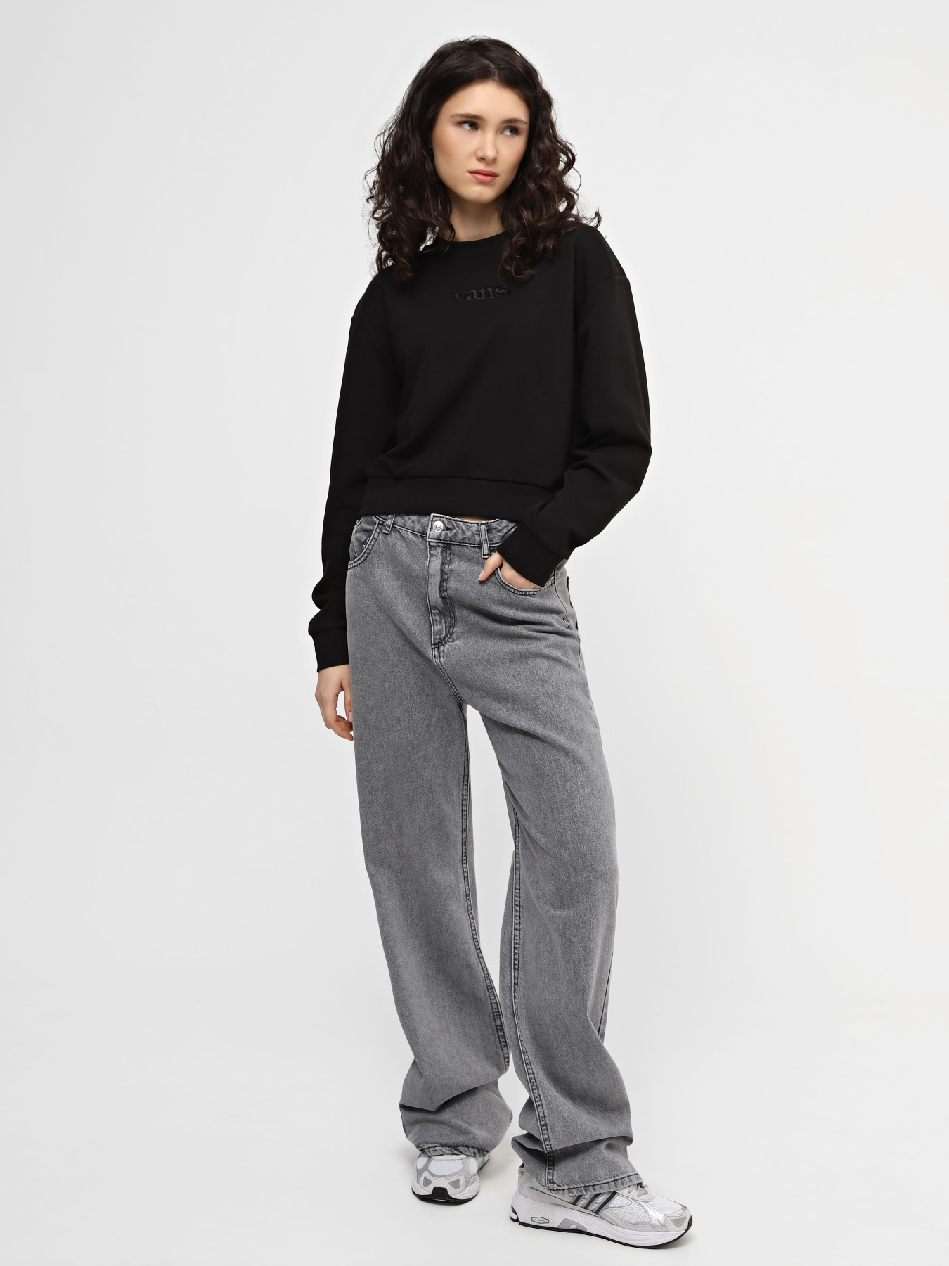 Світшот Vans Essential Ft Rlx Crew модель VN000JF5BLK1 Світшот Vans Essential Ft Rlx Crew модель VN000JF5BLK1 Фото