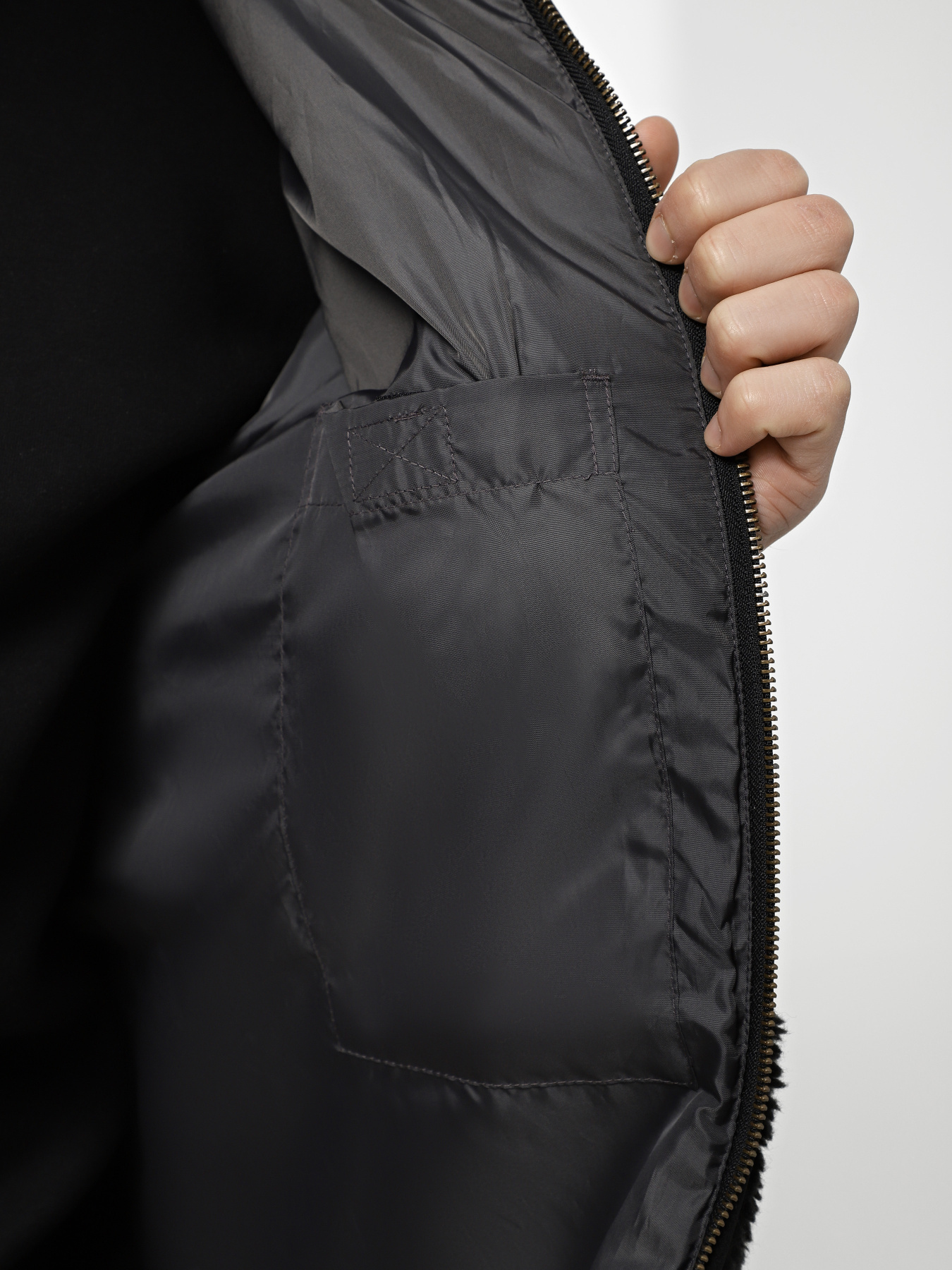 Зимова куртка Vans Whittle Sherpa модель VN000JVTBLK1 Фото