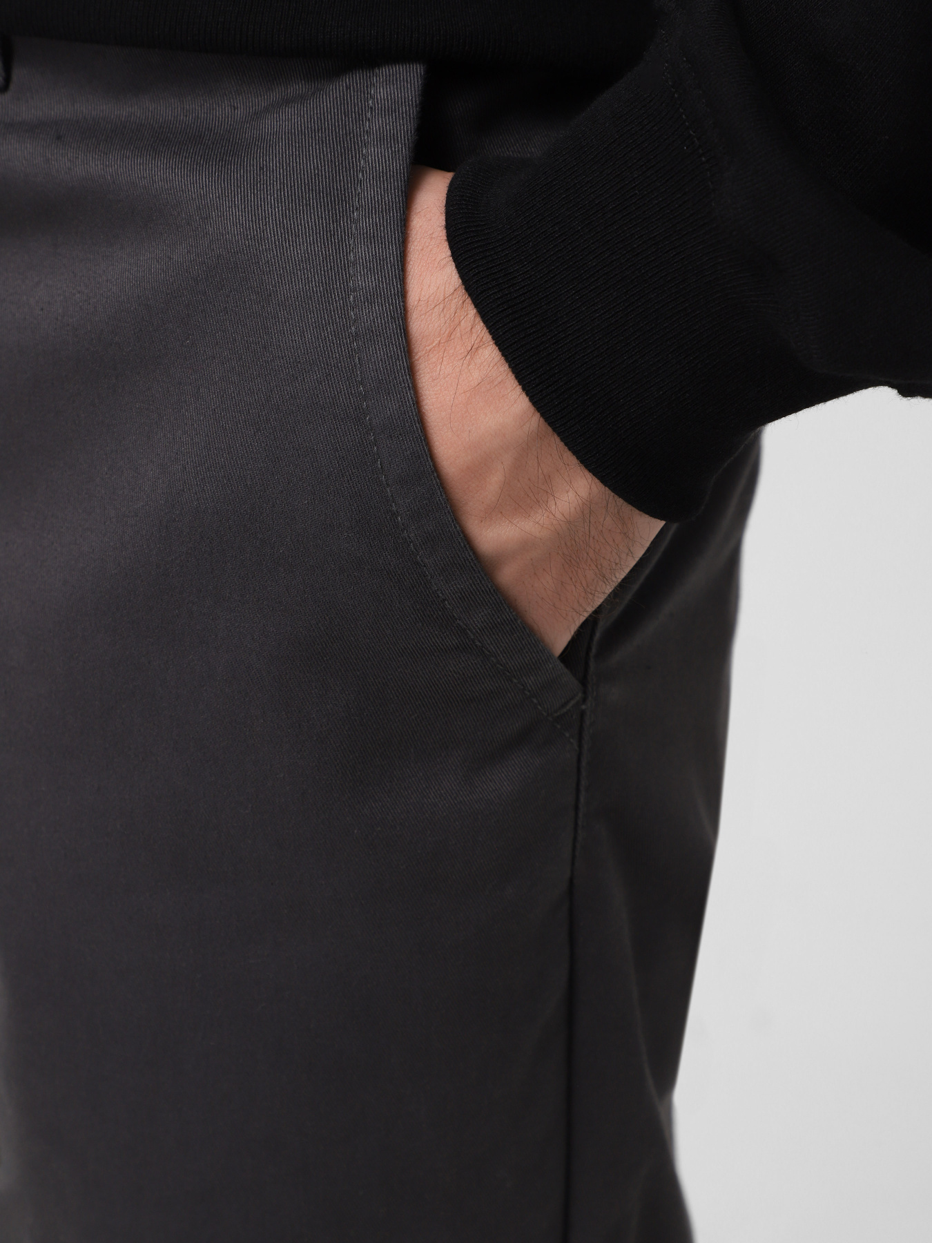 Повсякденні штани Vans Authentic Chino Slim модель VN000HZA1O71 Фото