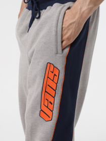 Штани спортивні Vans Retro V Loose Fleece модель VN000HAZ02F1 Фото