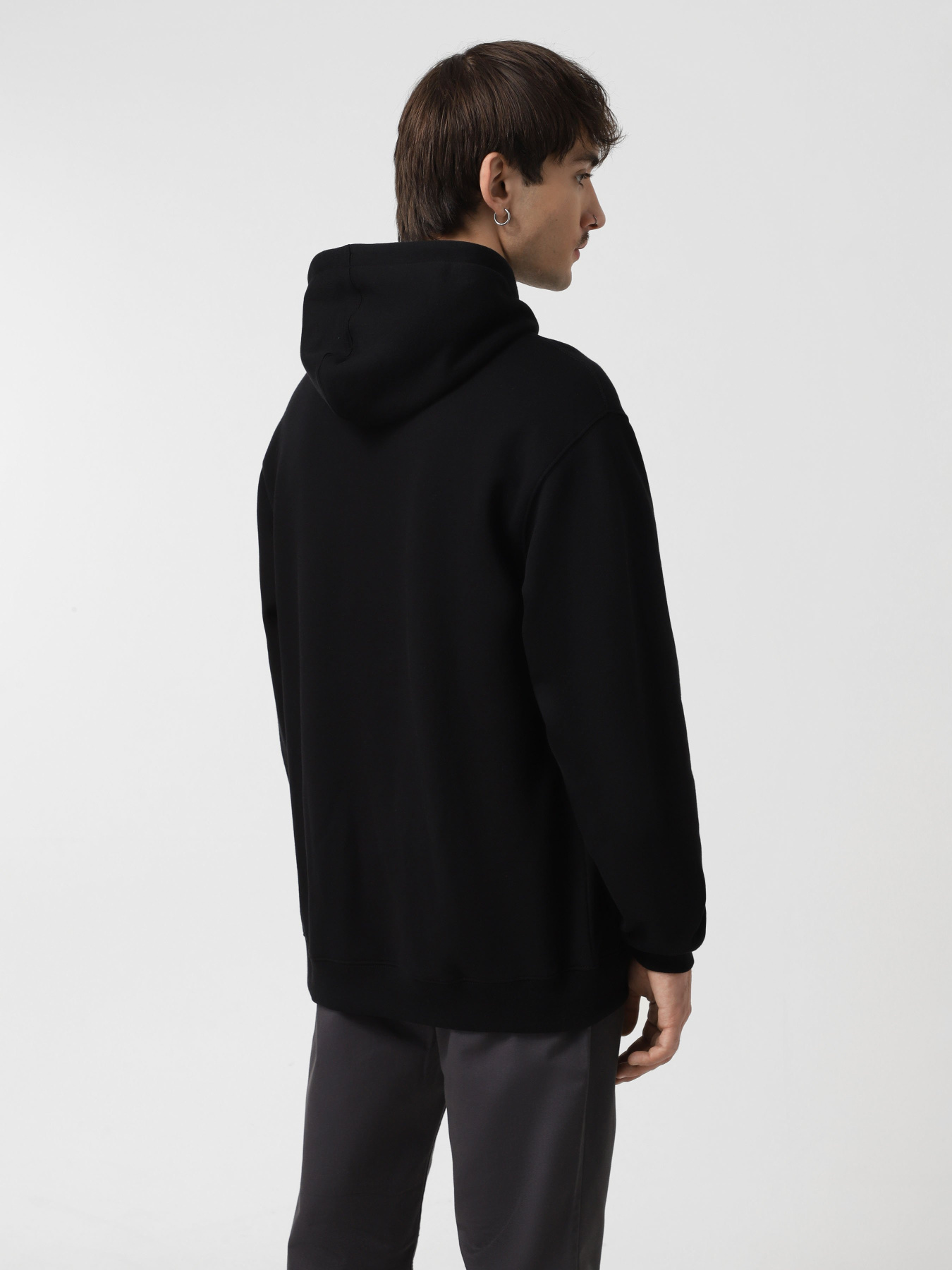 Худи Vans Caps Loose модель VN000HPPBLK1 Худи Vans Caps Loose модель VN000HPPBLK1 Фото