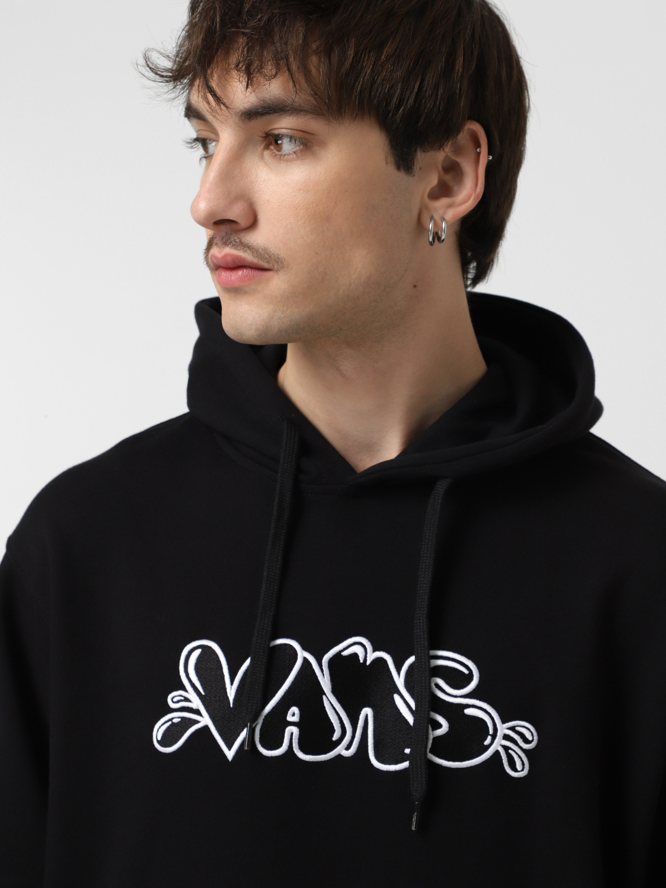 Худи Vans Caps Loose модель VN000HPPBLK1 Худи Vans Caps Loose модель VN000HPPBLK1 Фото