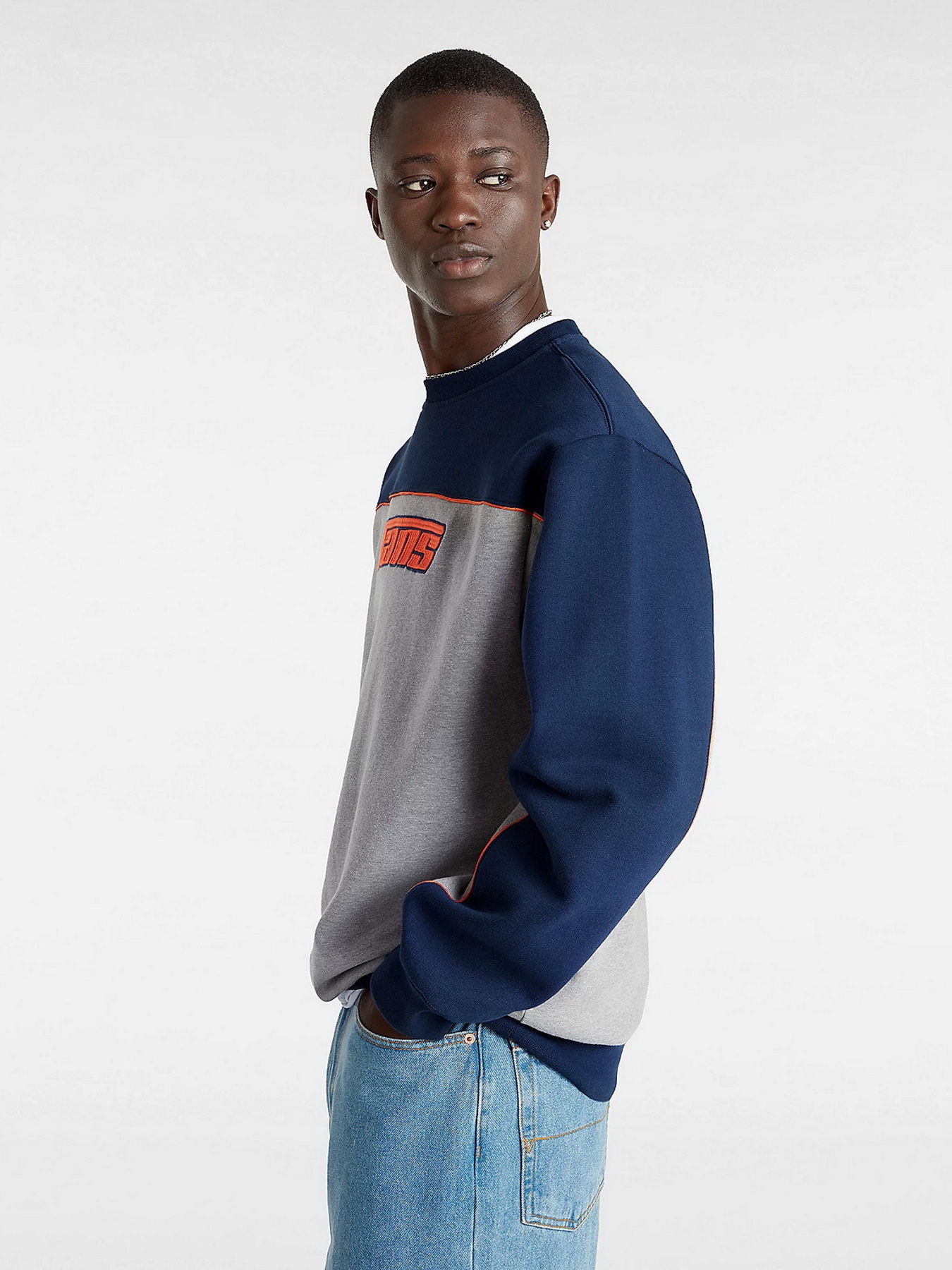 Свитшот Vans Retro V Loose Crew модель VN000HPKROW1 Фото