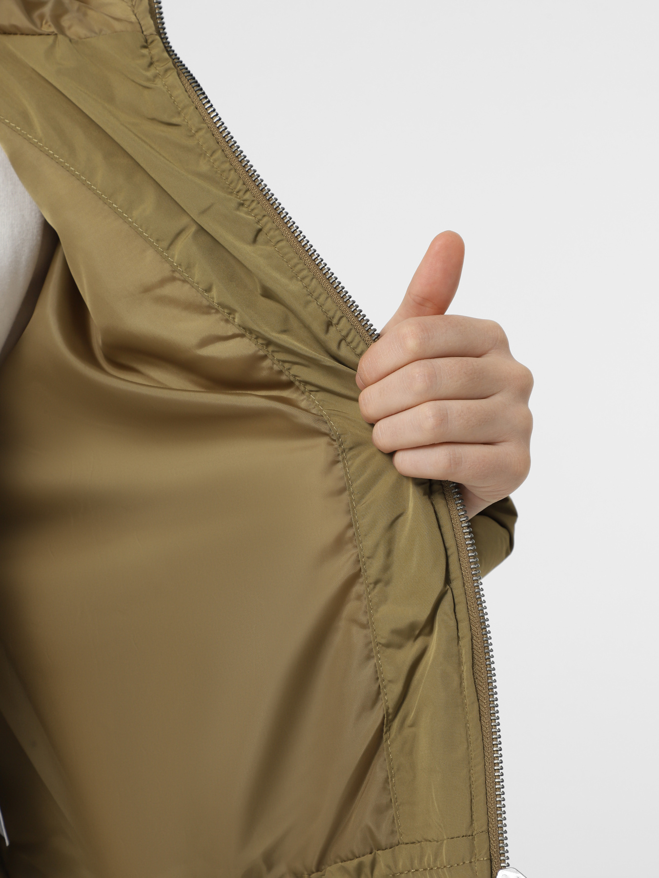 Зимова куртка Vans Foundry Crop Puff Hood модель VN000H5ECUQ1 Фото