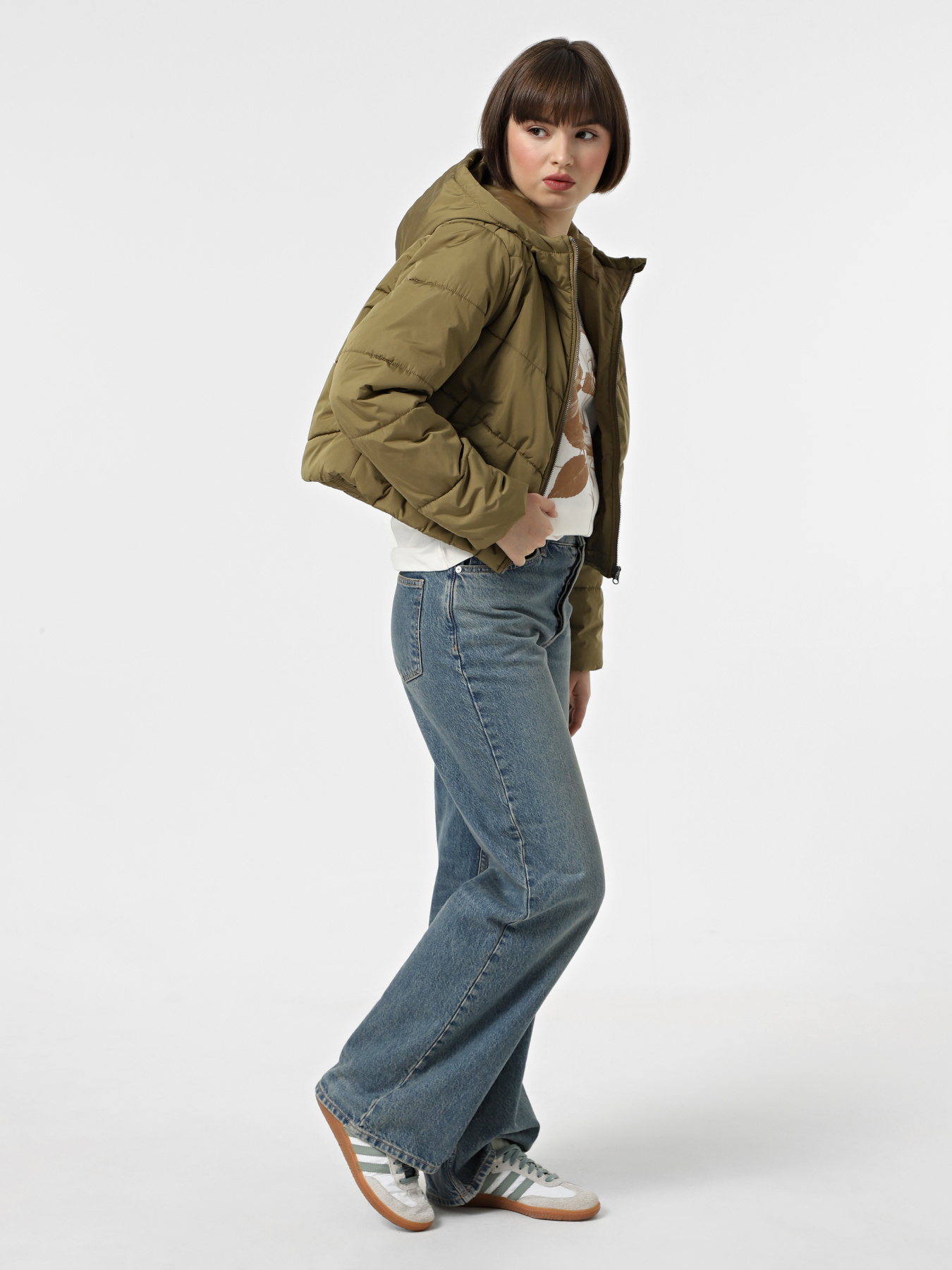 Зимняя куртка Vans Foundry Crop Puff Hood модель VN000H5ECUQ1 Фото