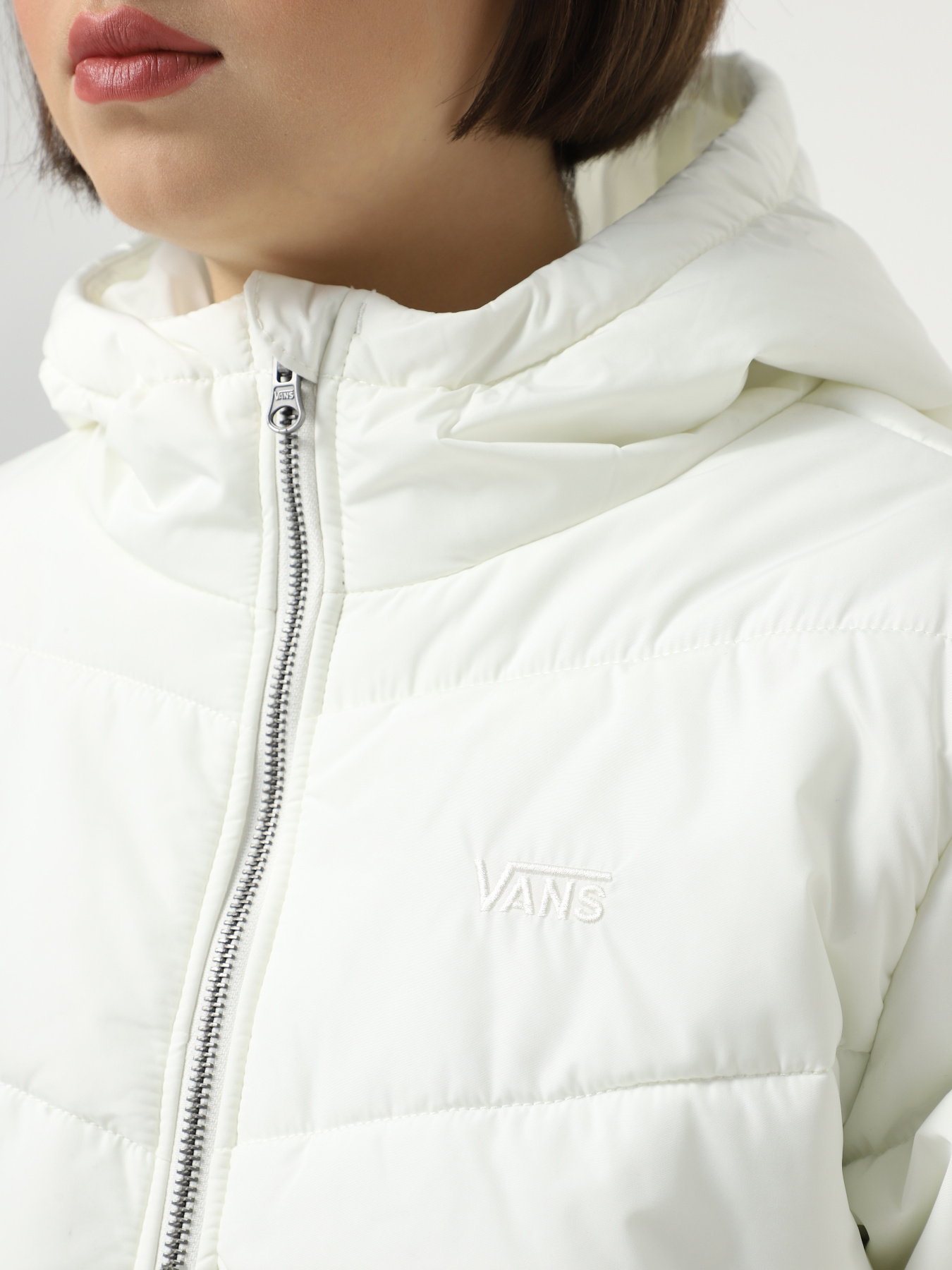 Зимняя куртка Vans Foundry Crop Puff Hood модель VN000H5EFS81 Фото