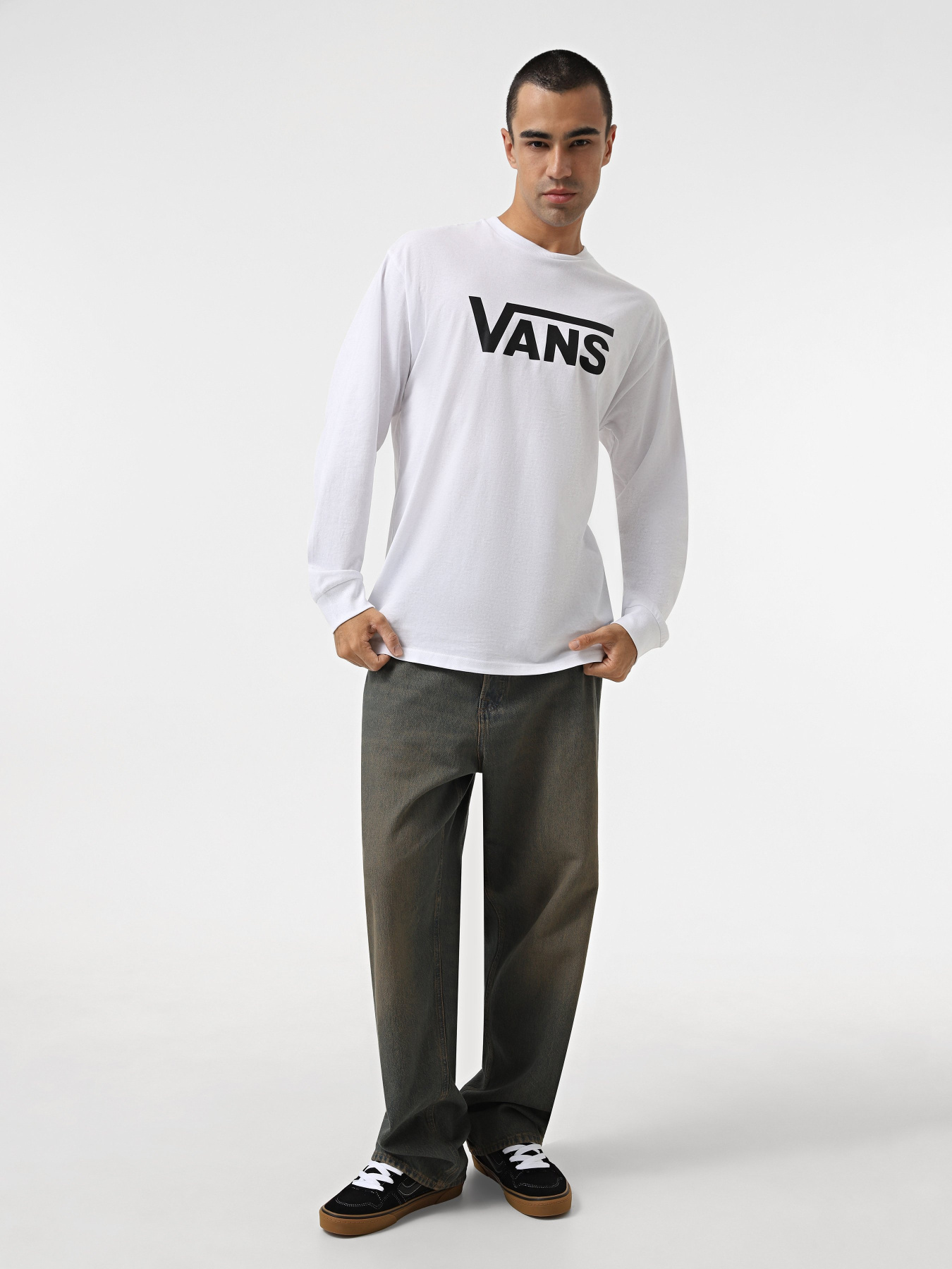 Лонгслив Vans Classic модель VN0A7UECYB21 Лонгслив Vans Classic модель VN0A7UECYB21 Фото