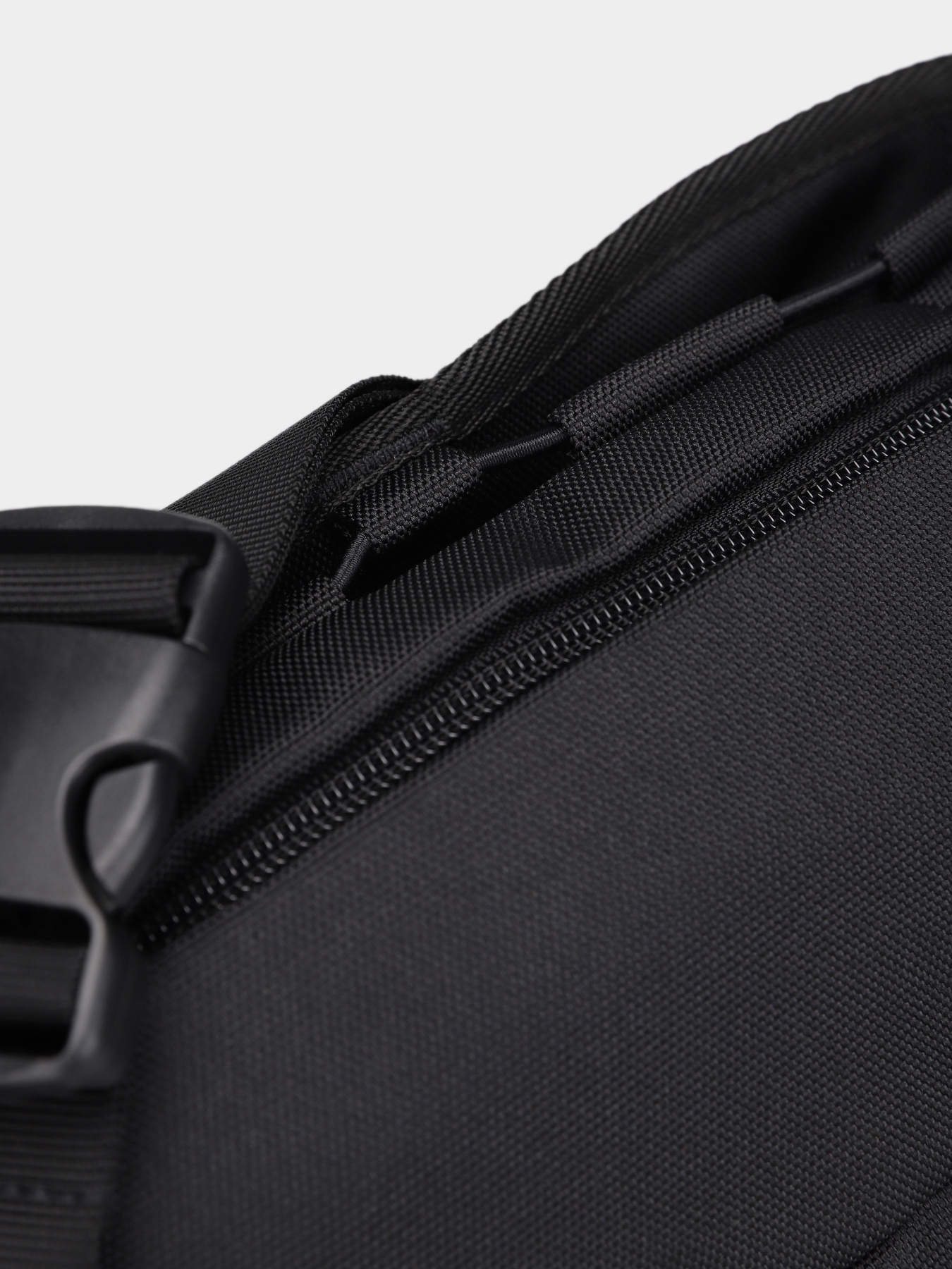 Поясна сумка Vans MTE Trek-Rec Модель VN000M7MBLK1 Фото