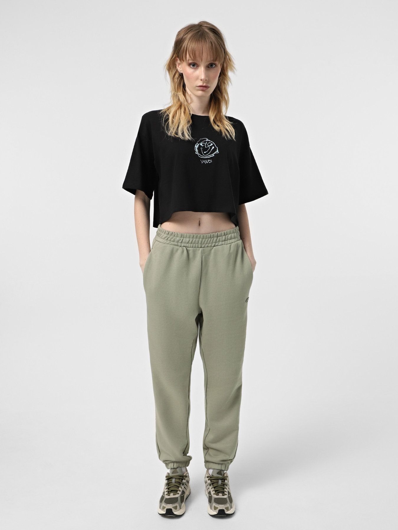 Футболка Vans Grinning Face Relax Crop модель VN000MC5BLK1 Фото