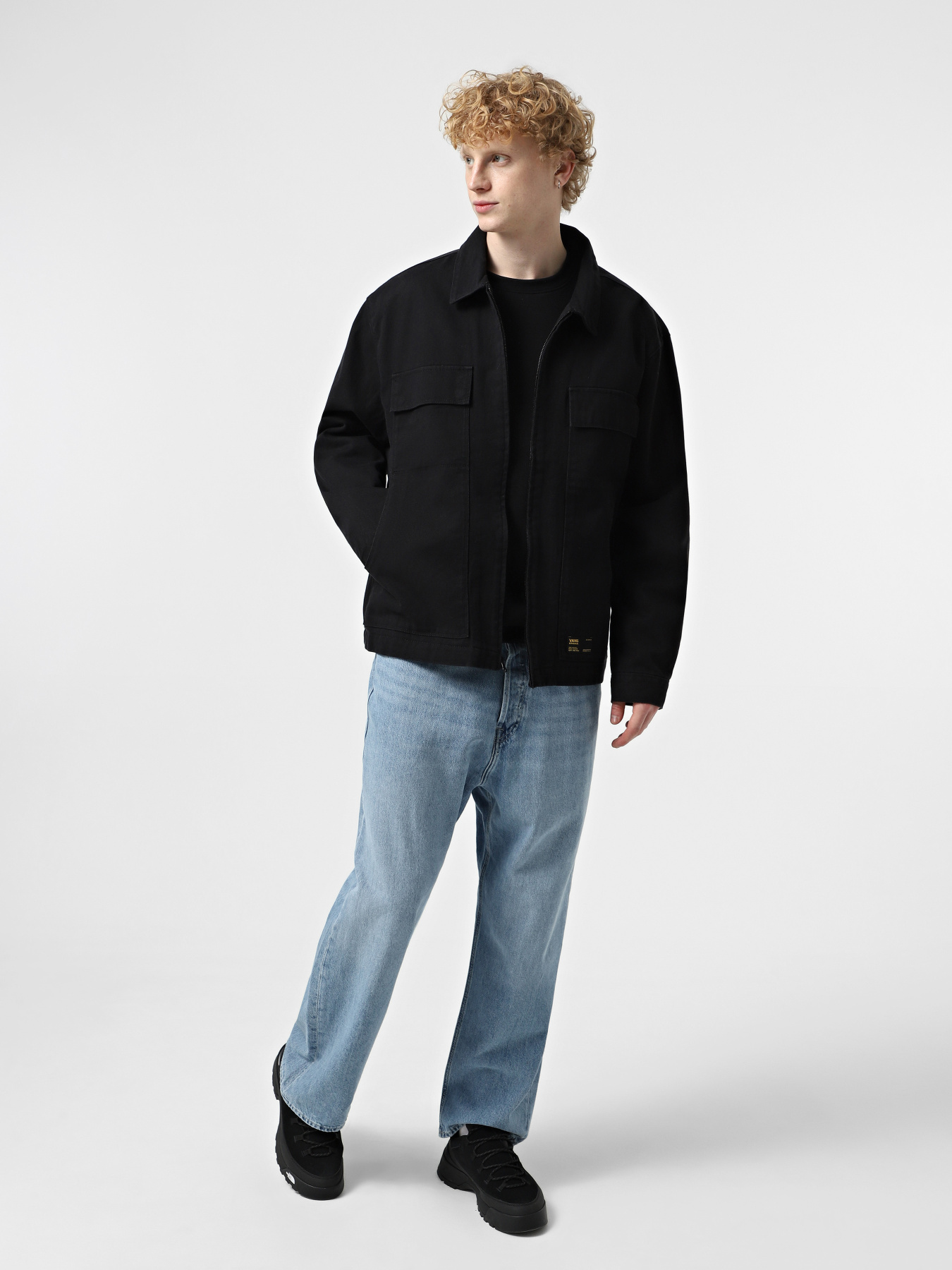 Демисезонная куртка Vans Mcаvoy Zip Station модель VN000NPEBLK1 Демисезонная куртка Vans Mcаvoy Zip Station модель VN000NPEBLK1 Фото