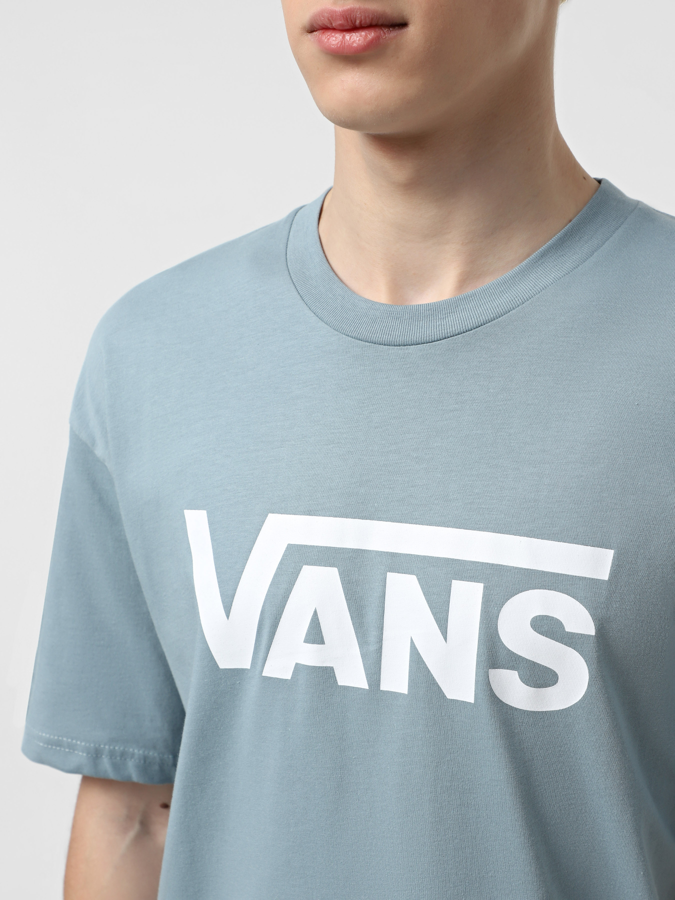 Футболка Vans Classic модель VN000GGGCFL1 Футболка Vans Classic модель VN000GGGCFL1 Фото