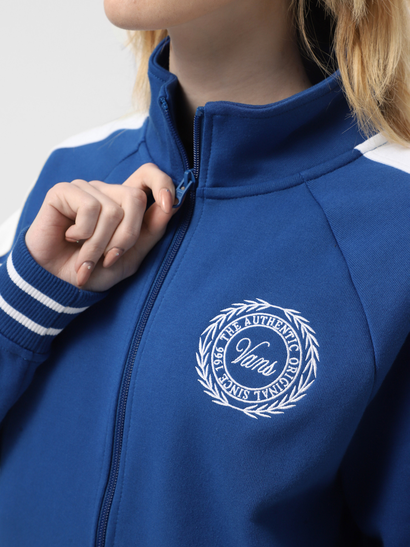 Ветровка Vans Relay Track модель VN000MAQ7WM1 Фото