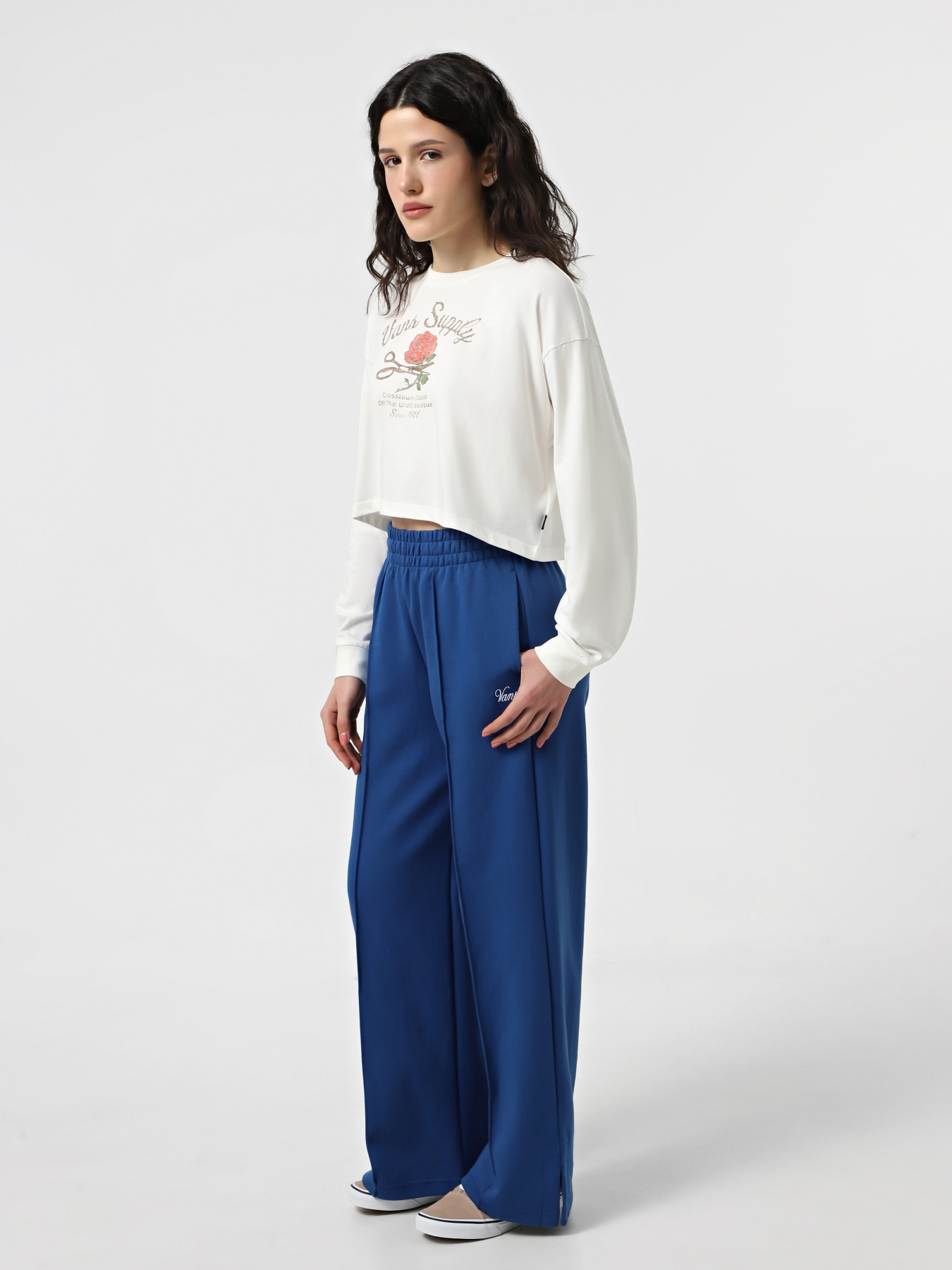 Лонгслів Vans Supply Boutique LS Relax Crop модель VN000MDCFS81 Фото