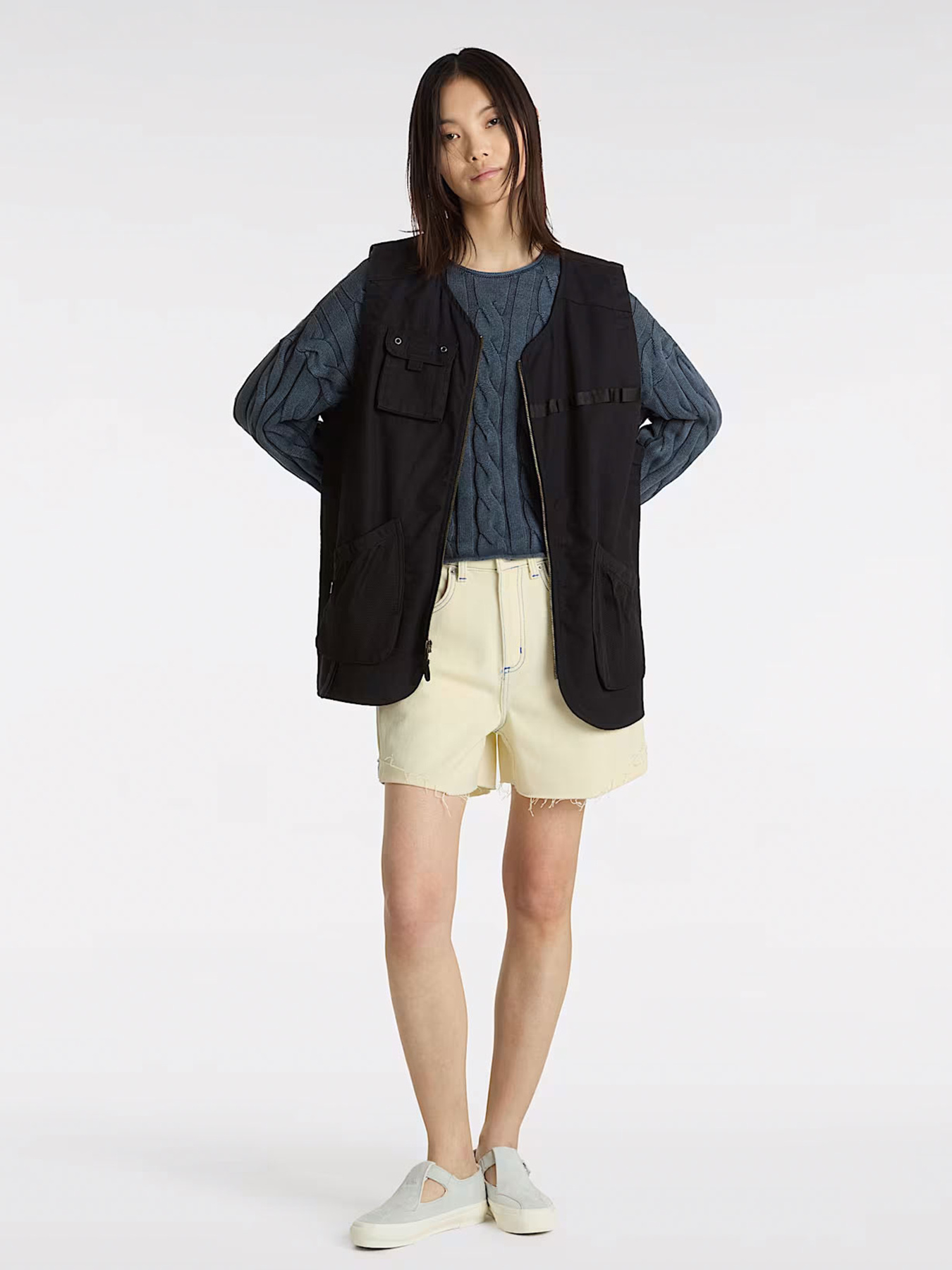 Повседневные шорты Vans Jennifer модель VN000MBEE301 Повседневные шорты Vans Jennifer модель VN000MBEE301 Фото