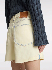 Повседневные шорты Vans Jennifer модель VN000MBEE301 Повседневные шорты Vans Jennifer модель VN000MBEE301 Фото