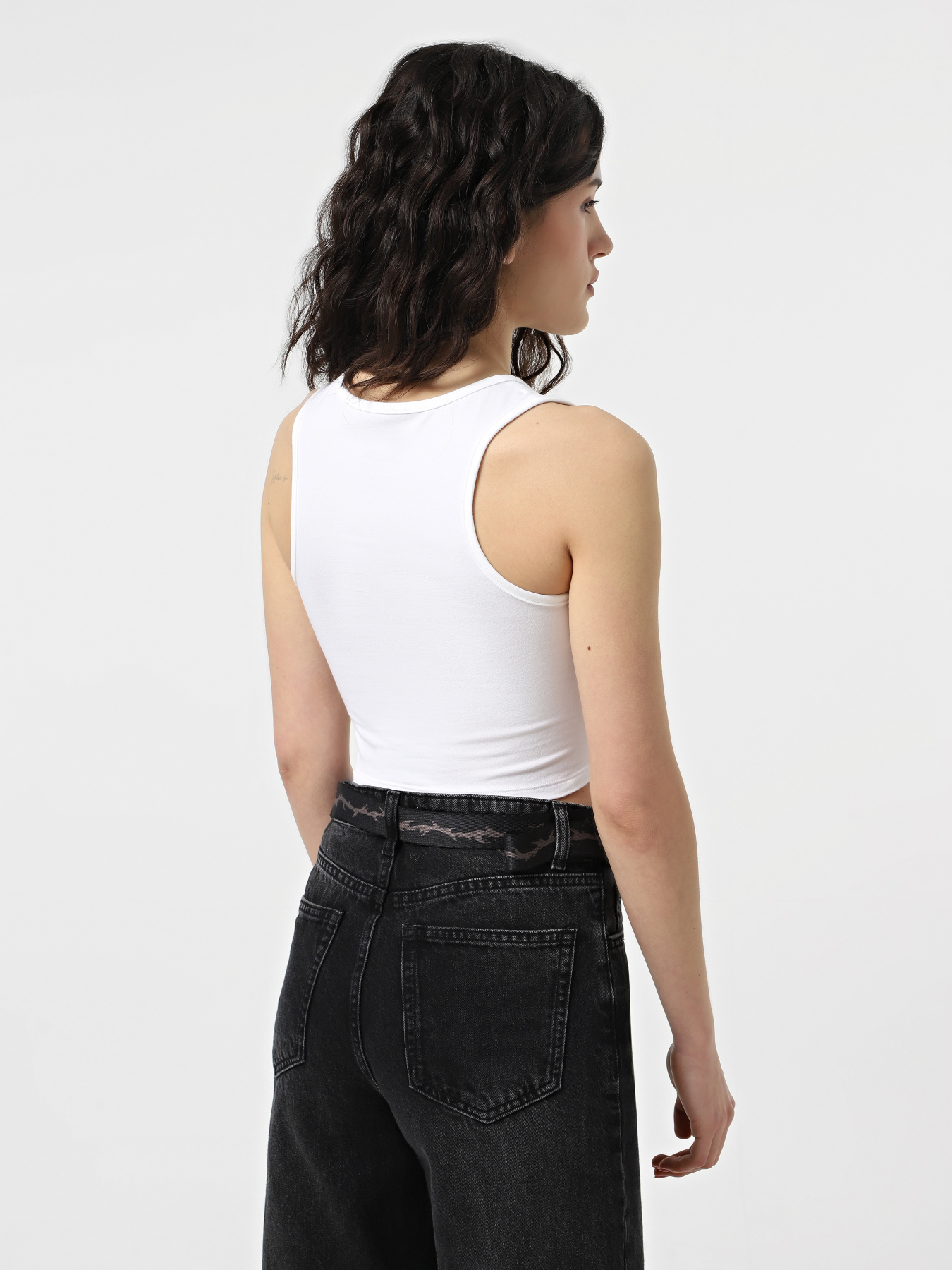 Майка Vans Check Wash Fitted Crop Tank модель VN000MC0WHT1 Майка Vans Check Wash Fitted Crop Tank модель VN000MC0WHT1 Фото