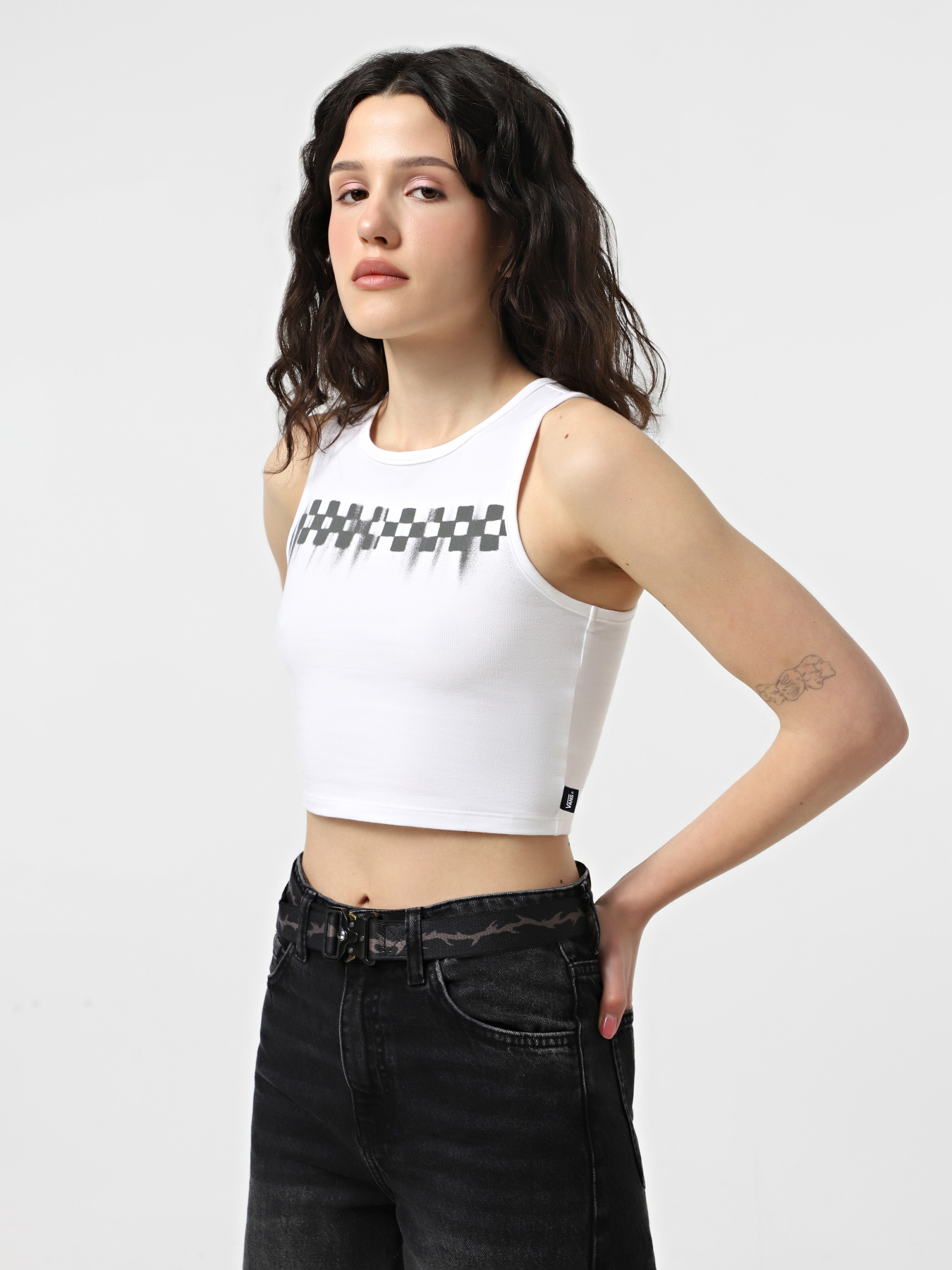 Майка Vans Check Wash Fitted Crop Tank модель VN000MC0WHT1 Майка Vans Check Wash Fitted Crop Tank модель VN000MC0WHT1 Фото